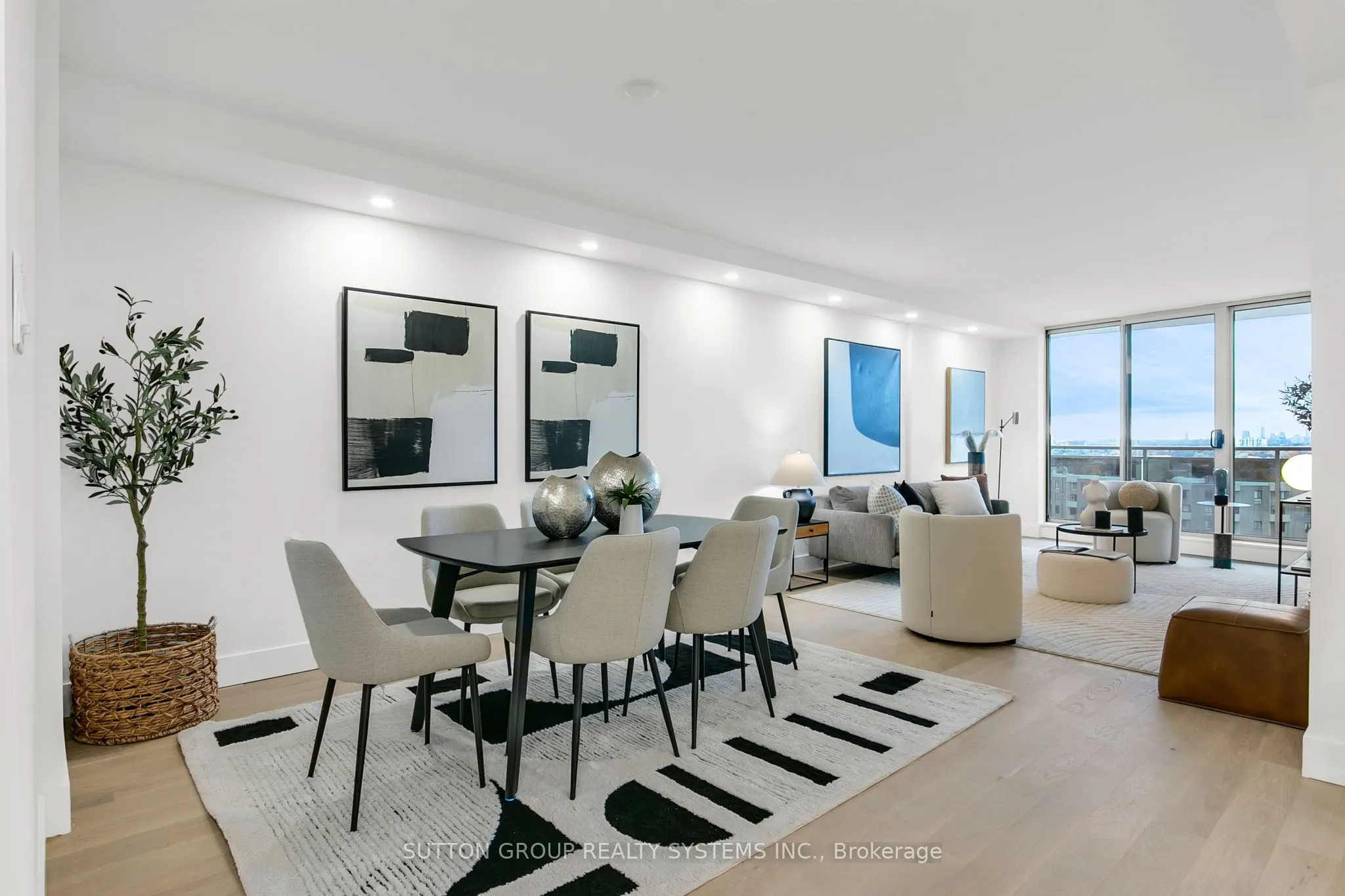 820 Burnhamthorpe Road, #2107