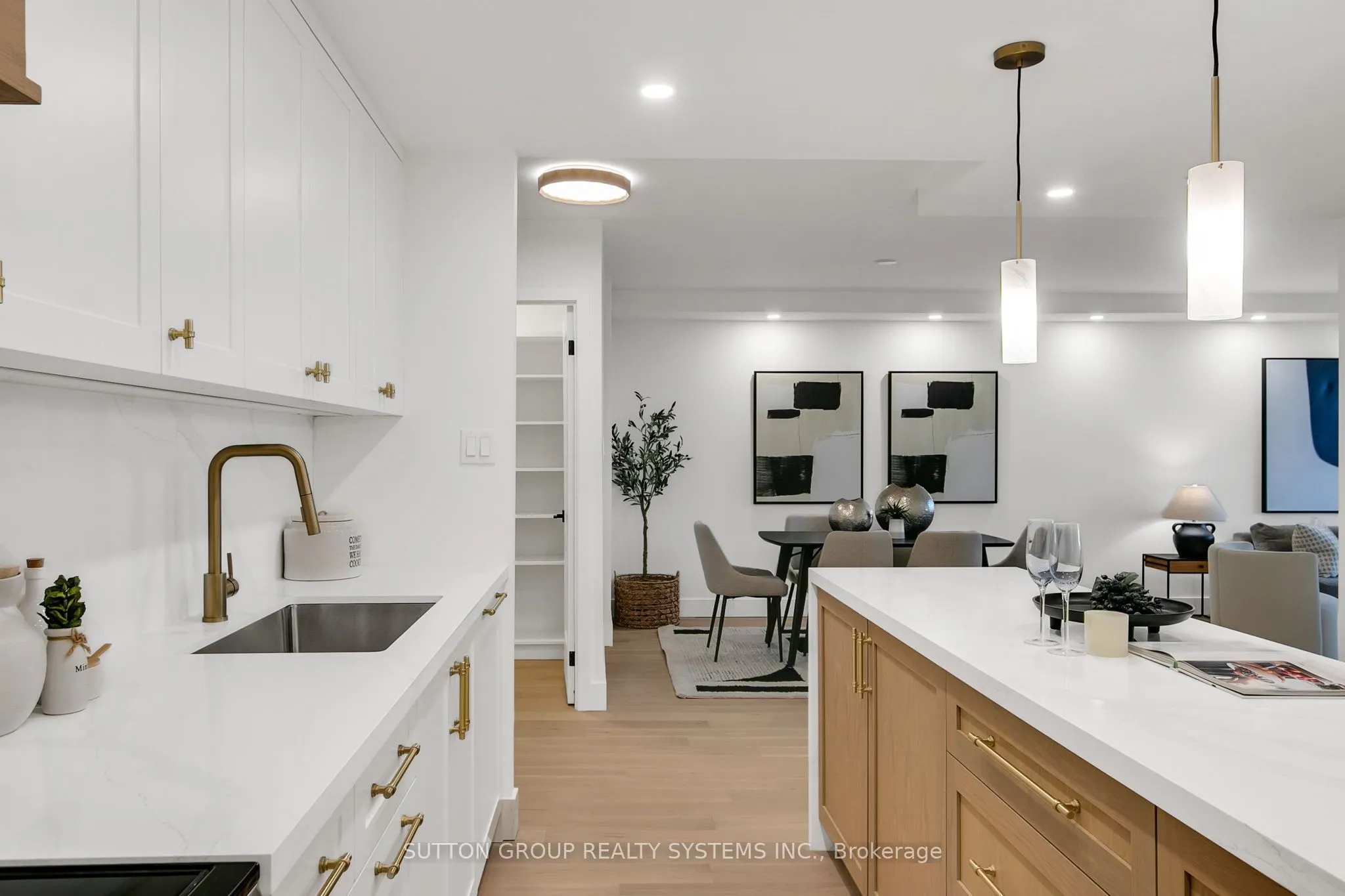 820 Burnhamthorpe Road, #2107