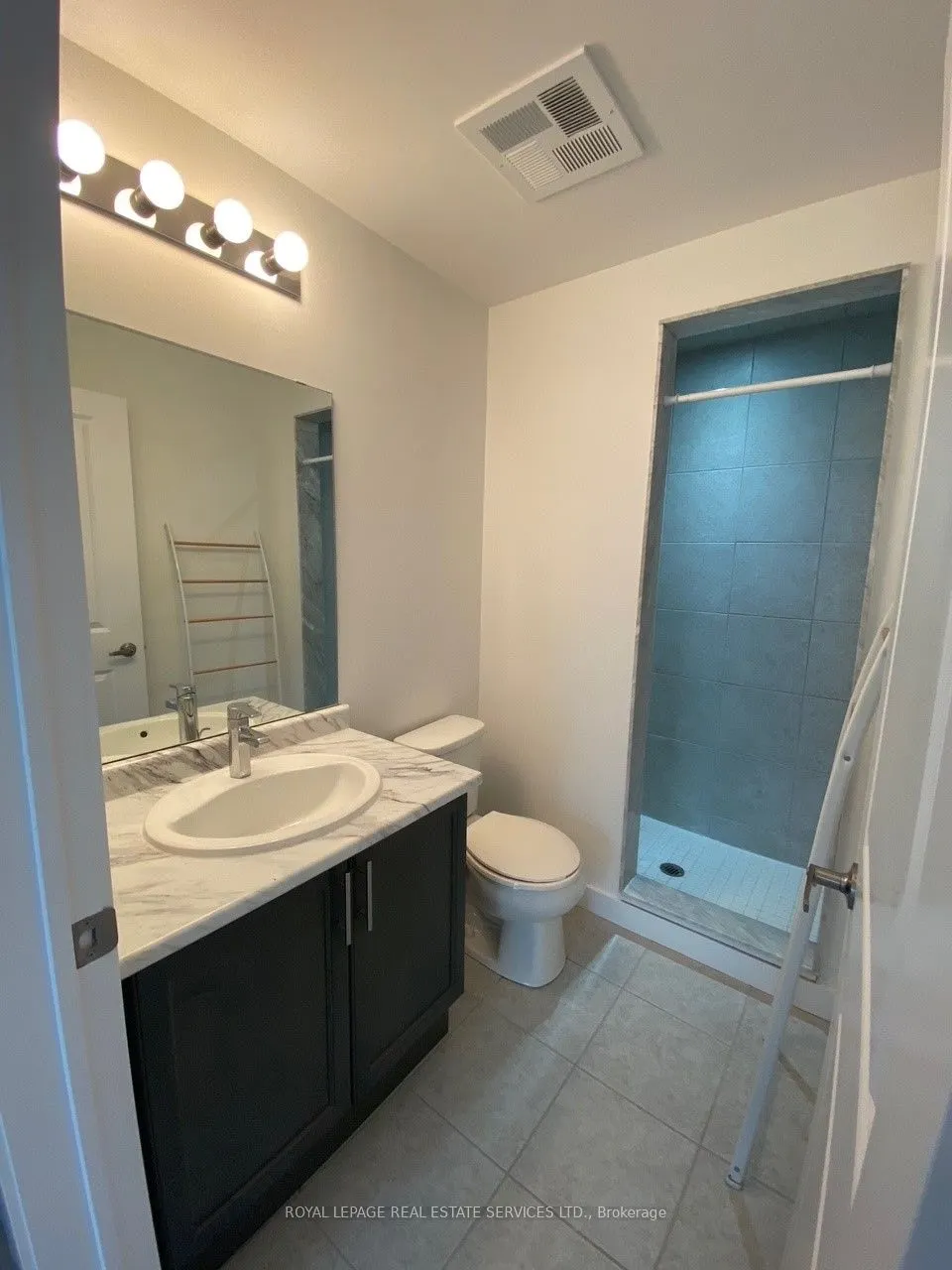 2490 Old Bronte Road, #303