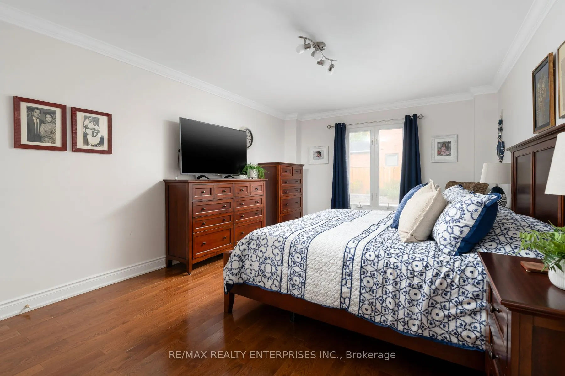 1101 Fieldstone Circle