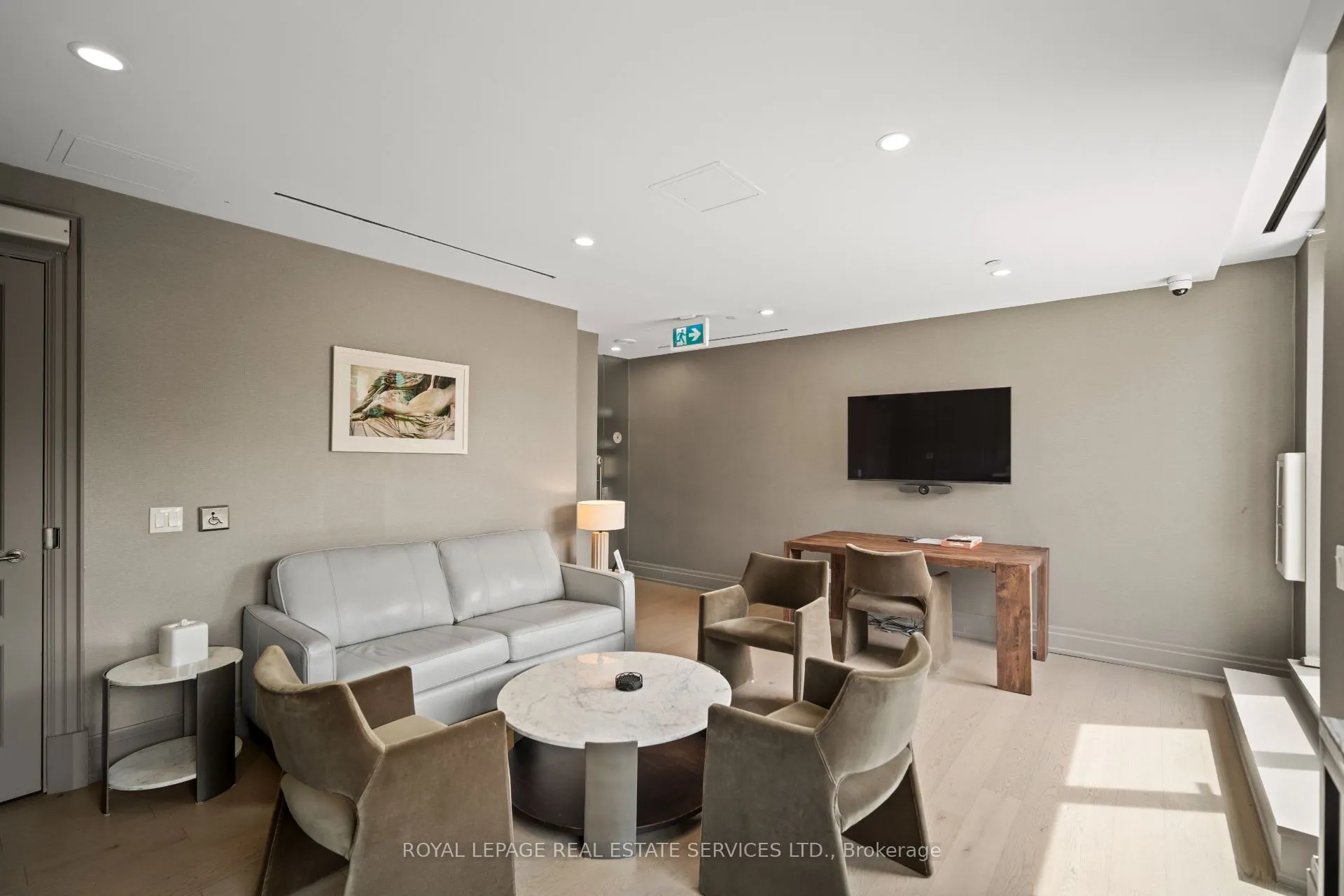 4 The Kingsway, #504