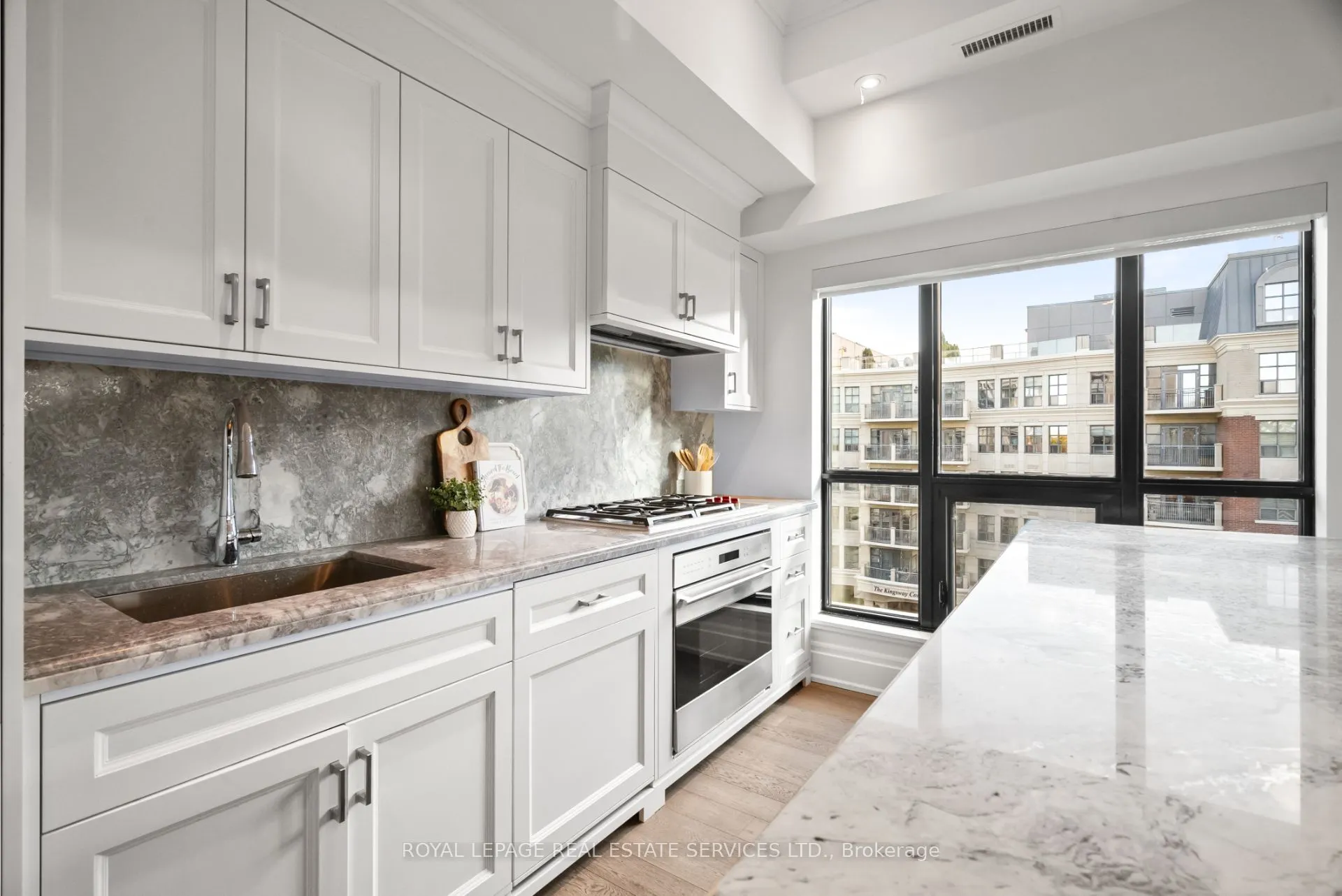 4 The Kingsway, #504