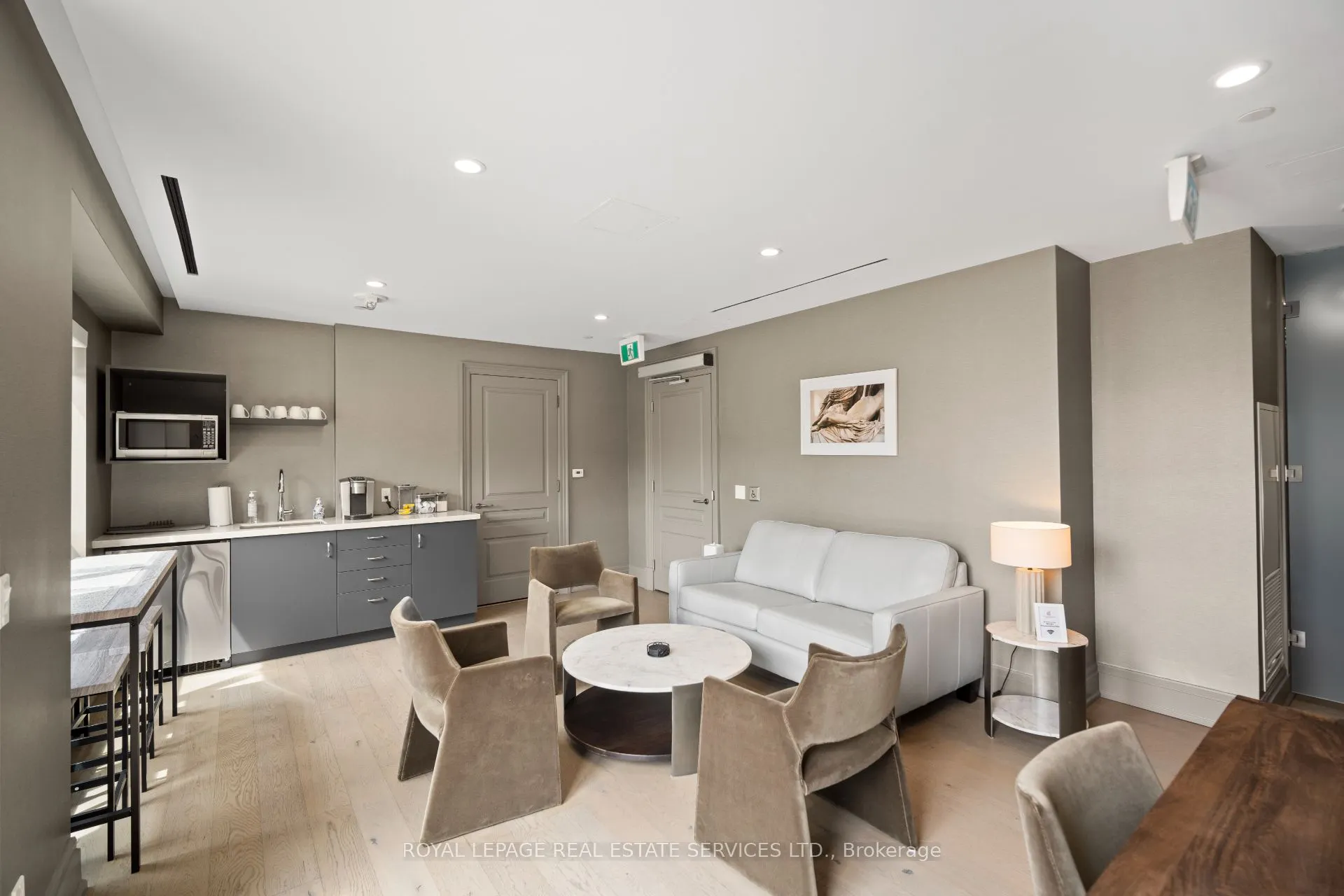 4 The Kingsway, #504