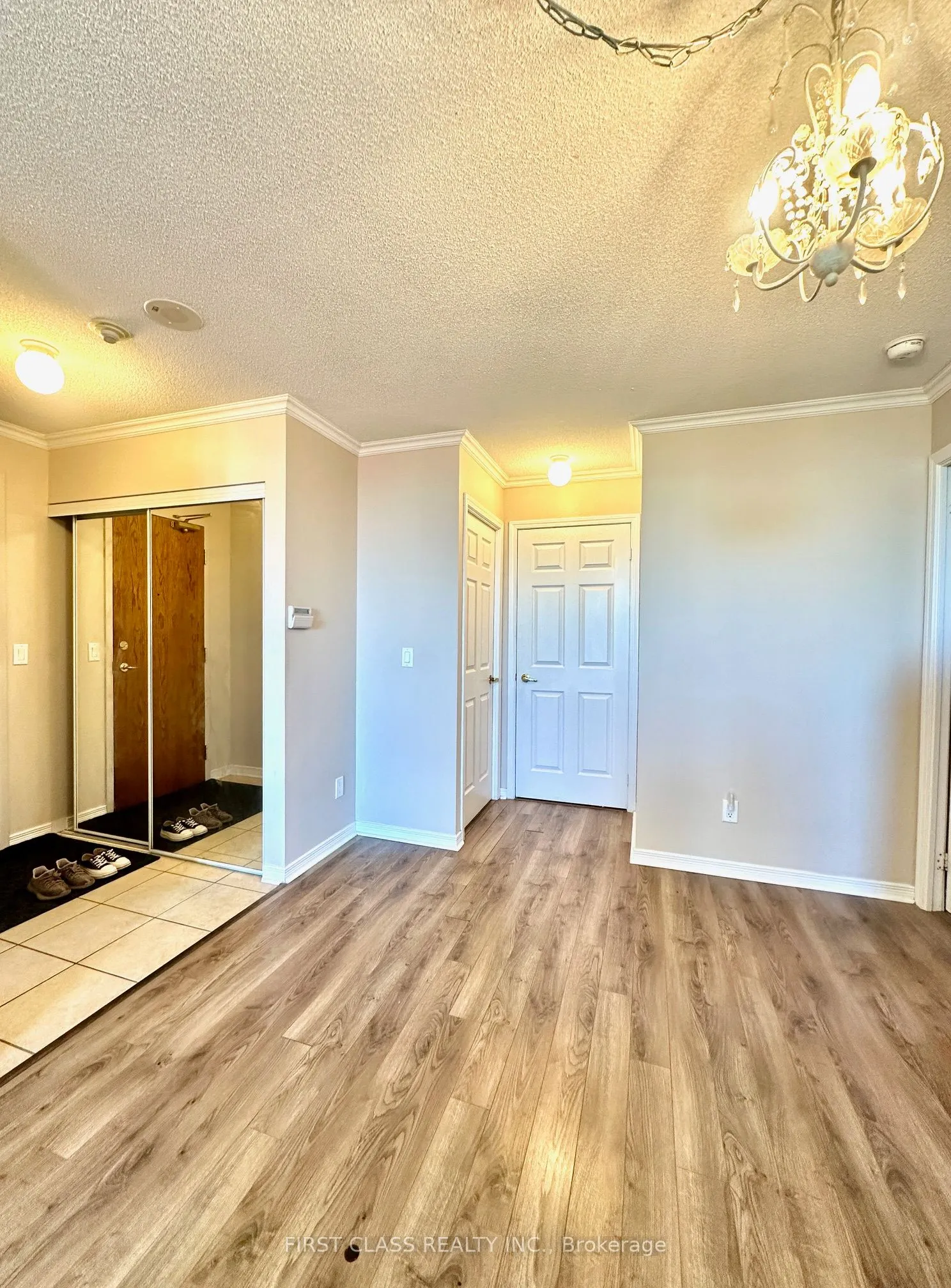 4889 Kimbermount Avenue, #403