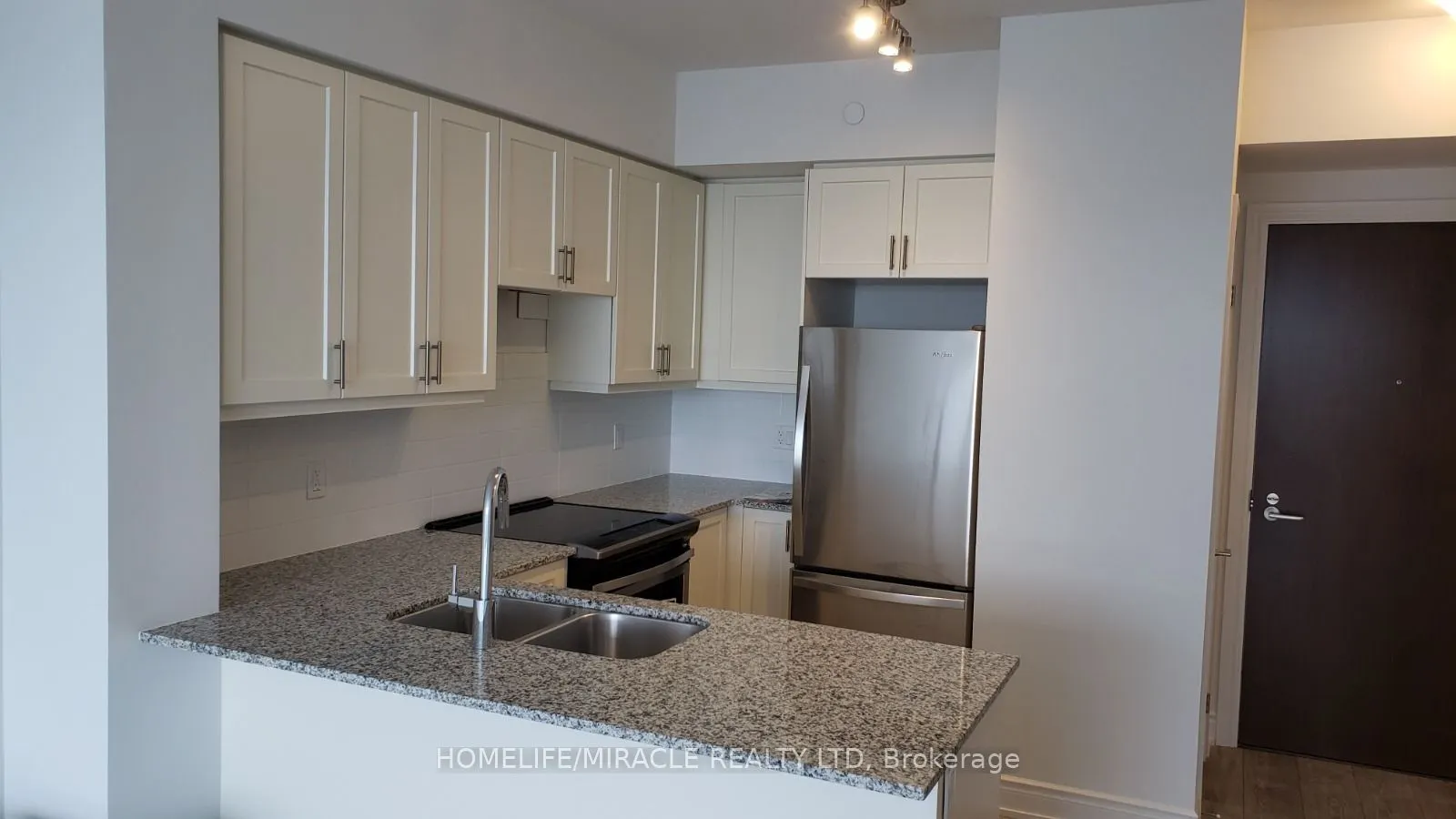 1050 Main Street, #803