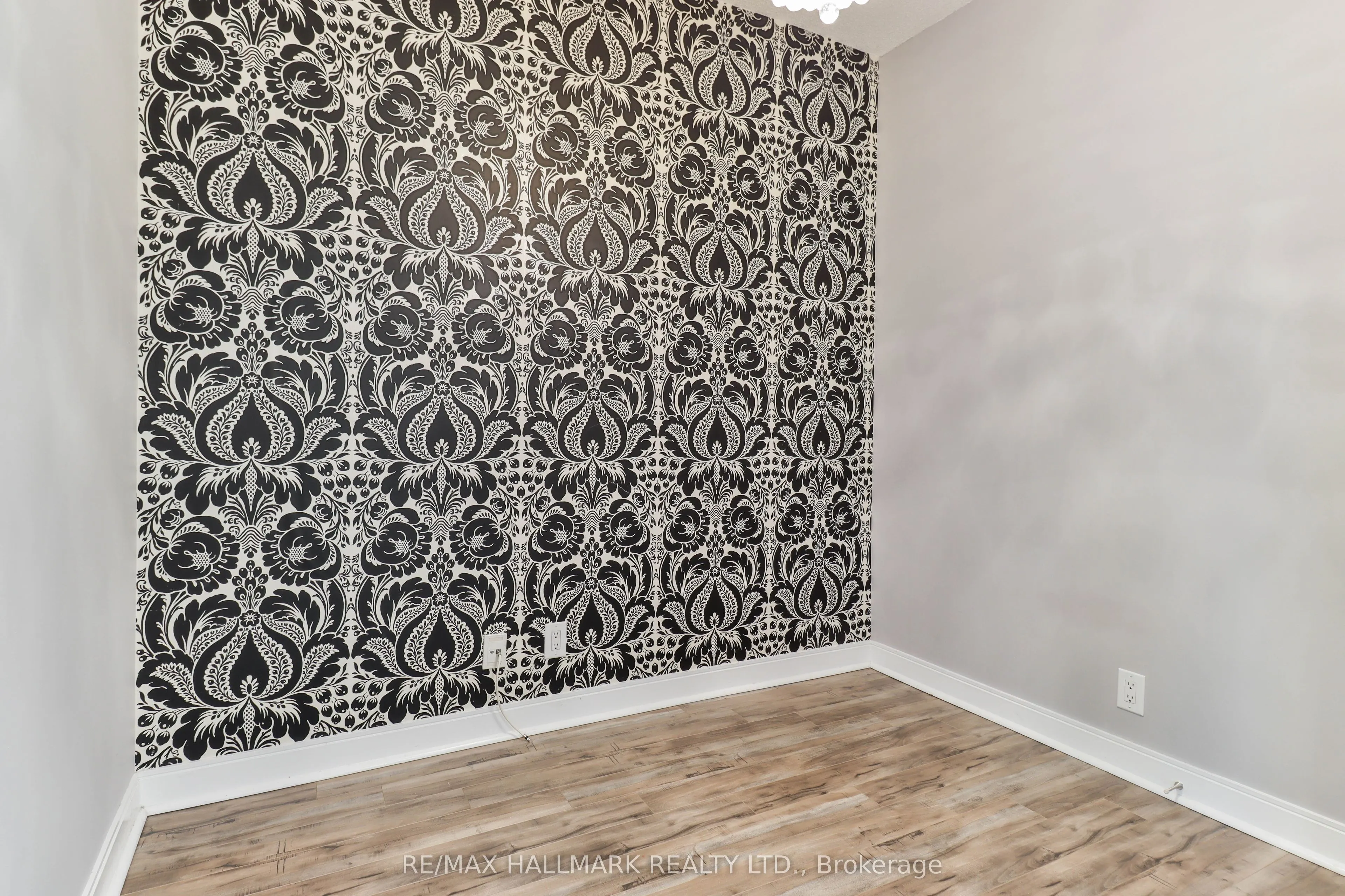 80 Absolute Avenue, #511