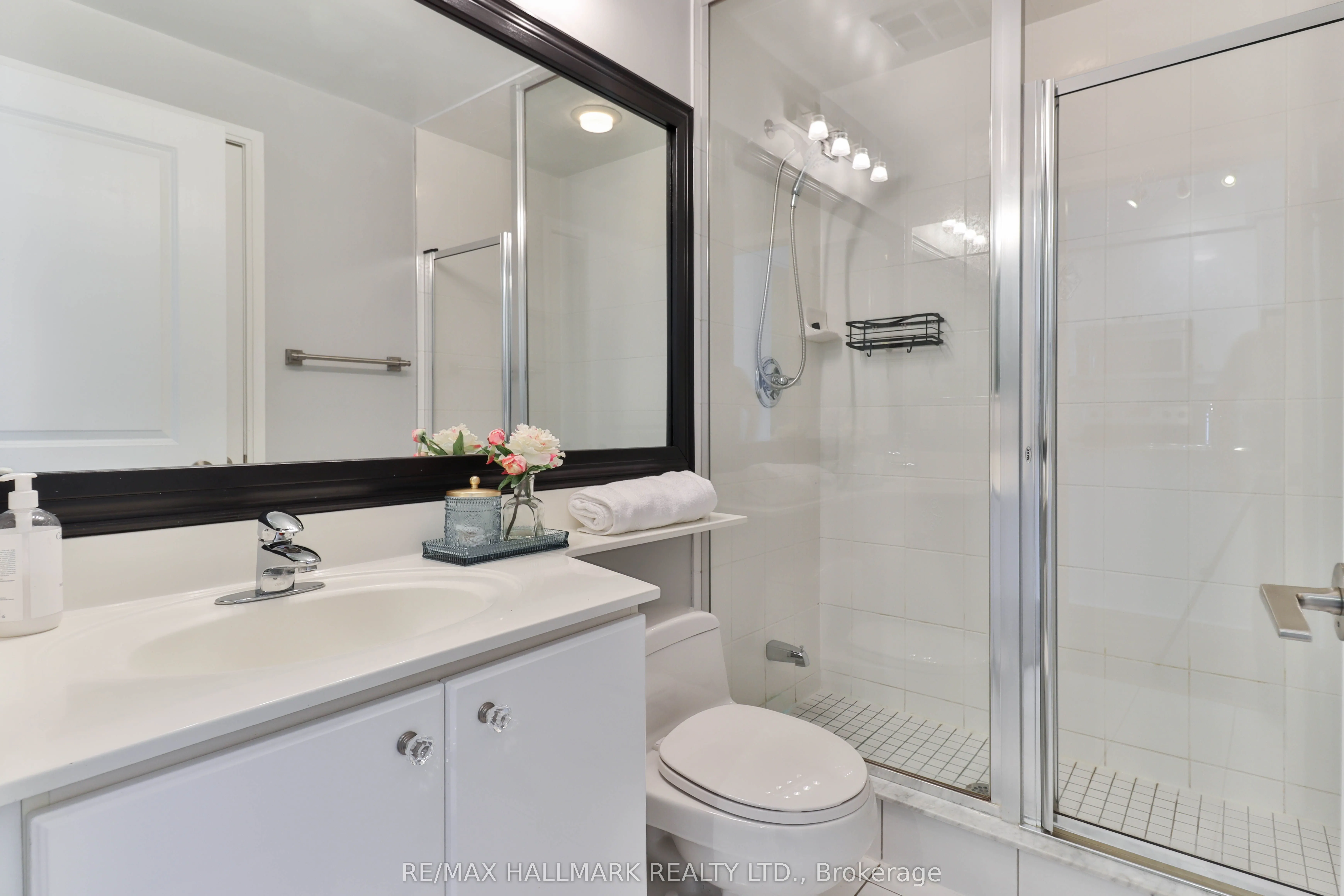 80 Absolute Avenue, #511