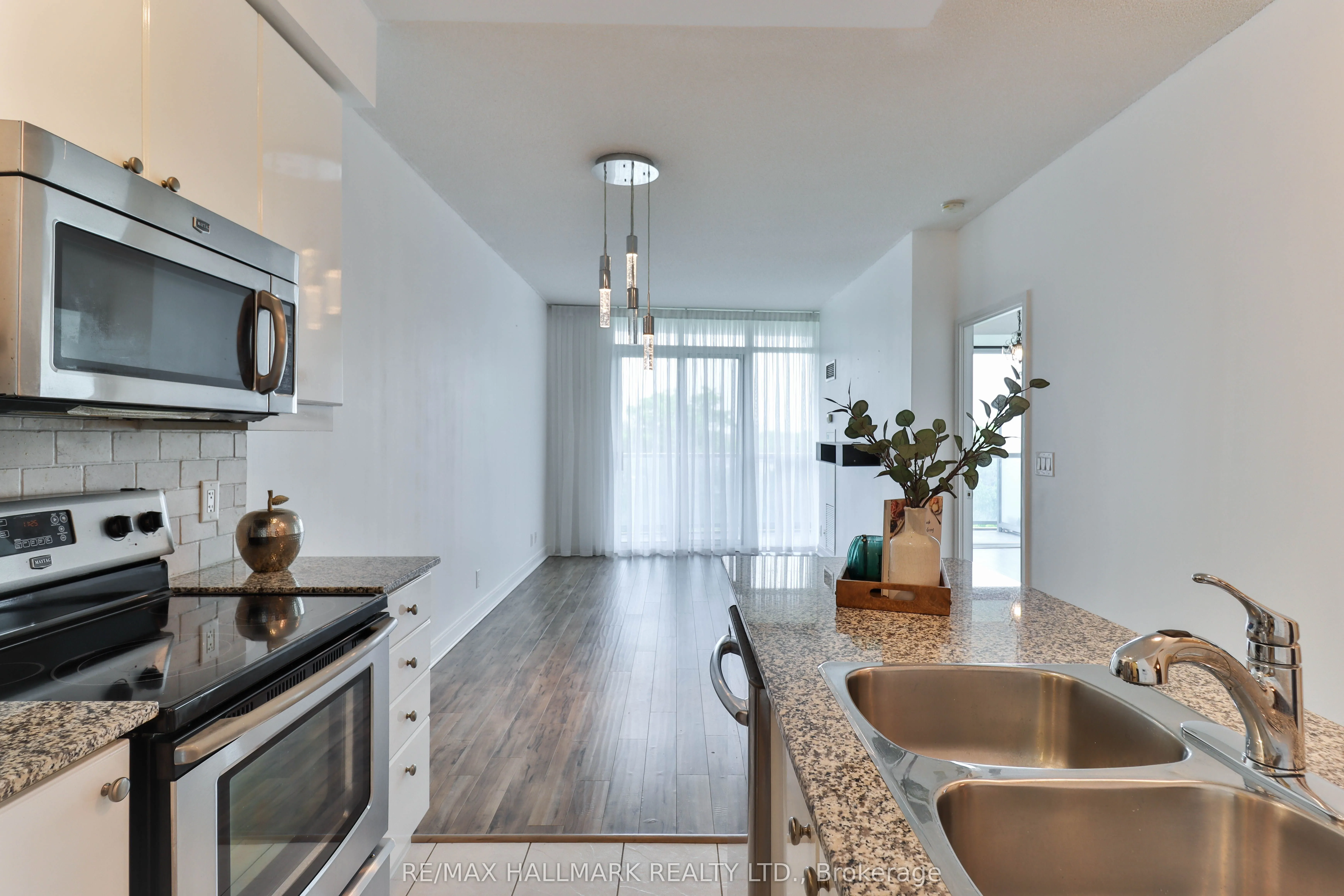 80 Absolute Avenue, #511