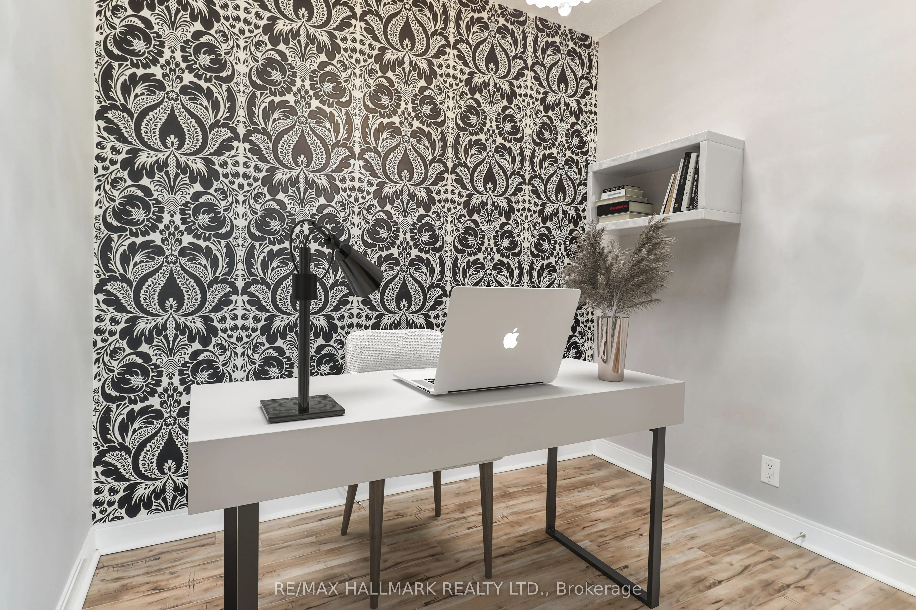 80 Absolute Avenue, #511