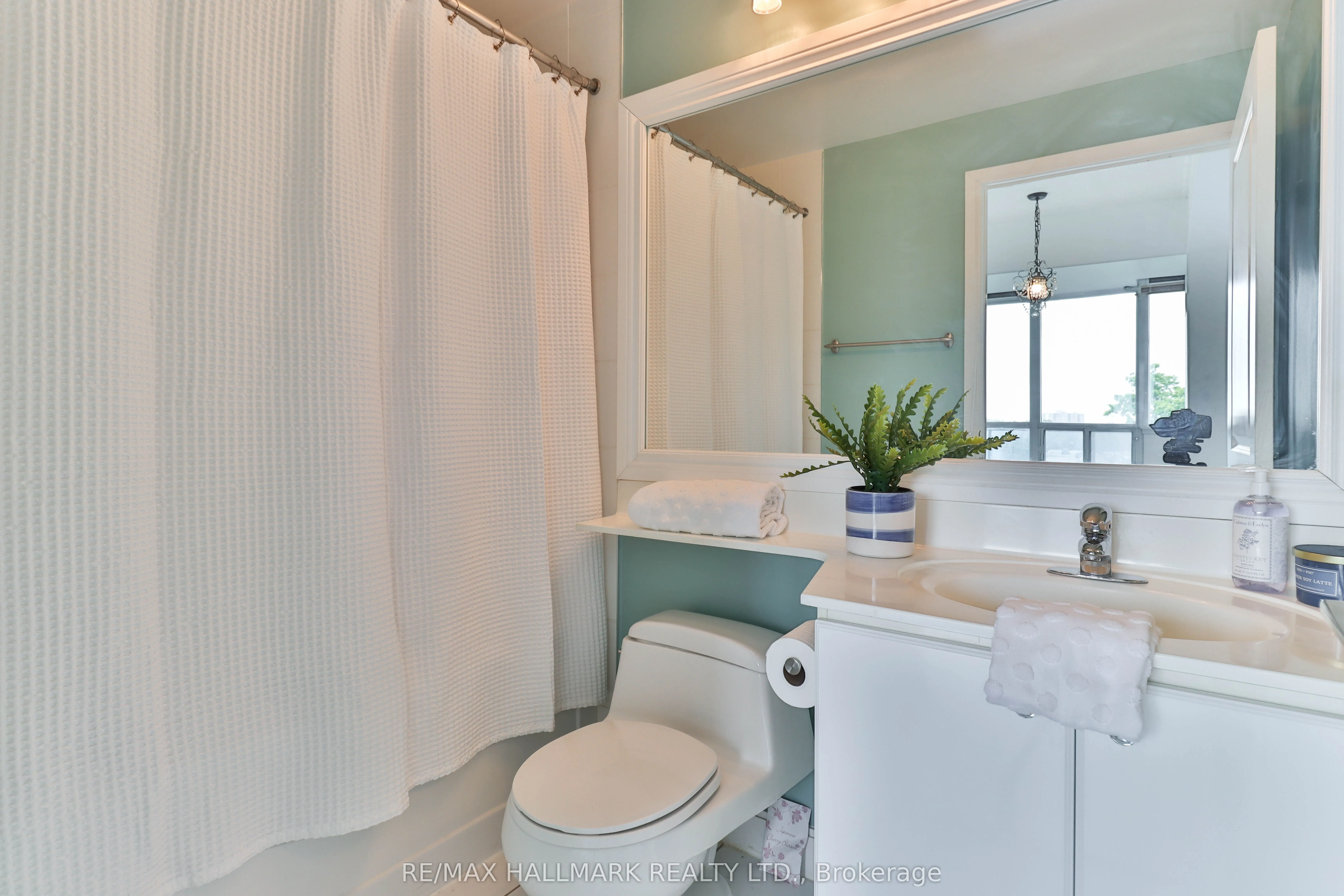 80 Absolute Avenue, #511