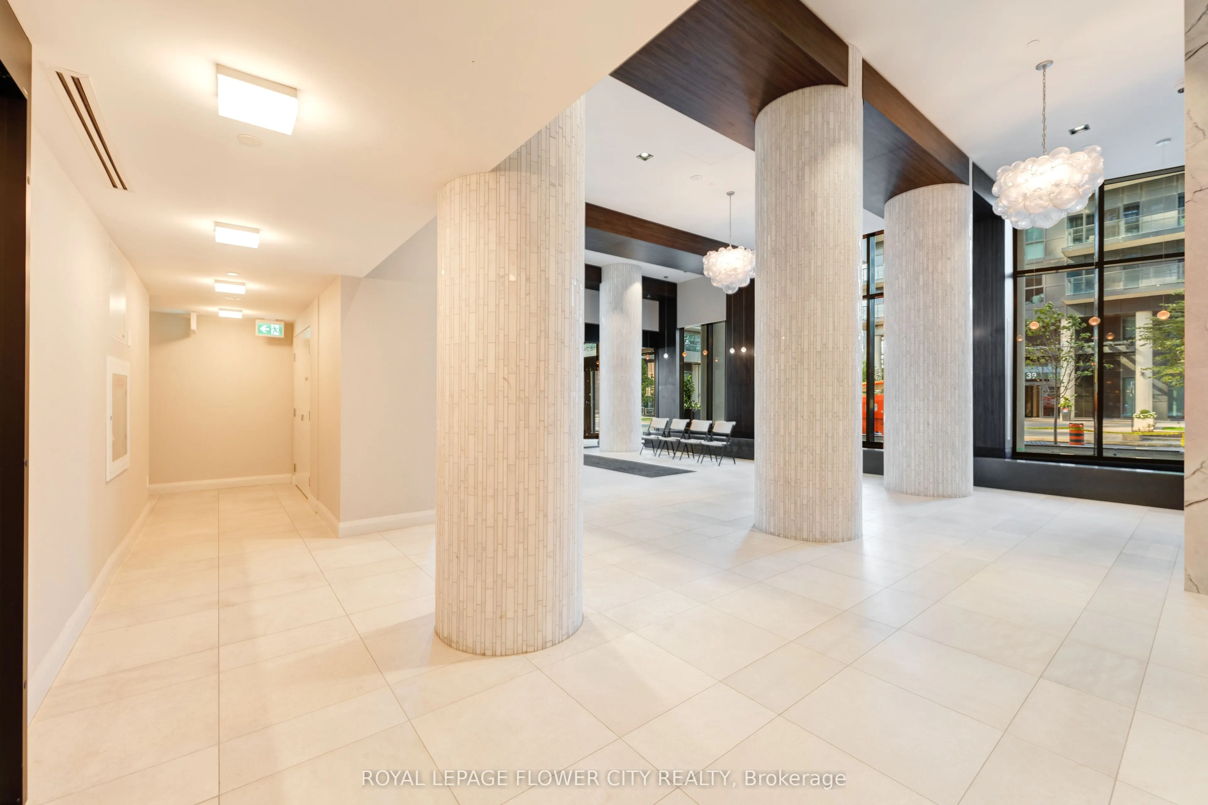 38 Annie Craig Drive, #PH404