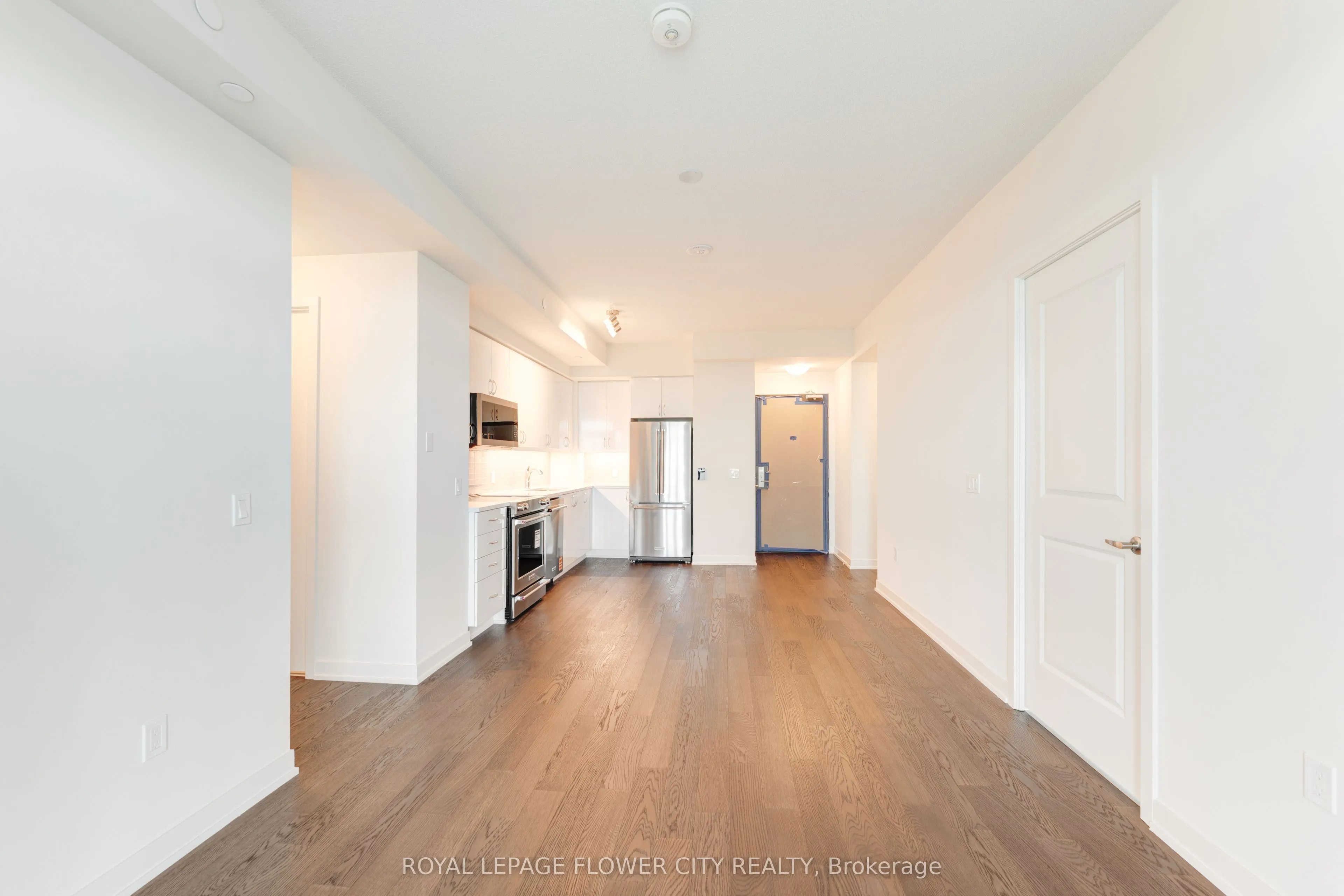 38 Annie Craig Drive, #PH404