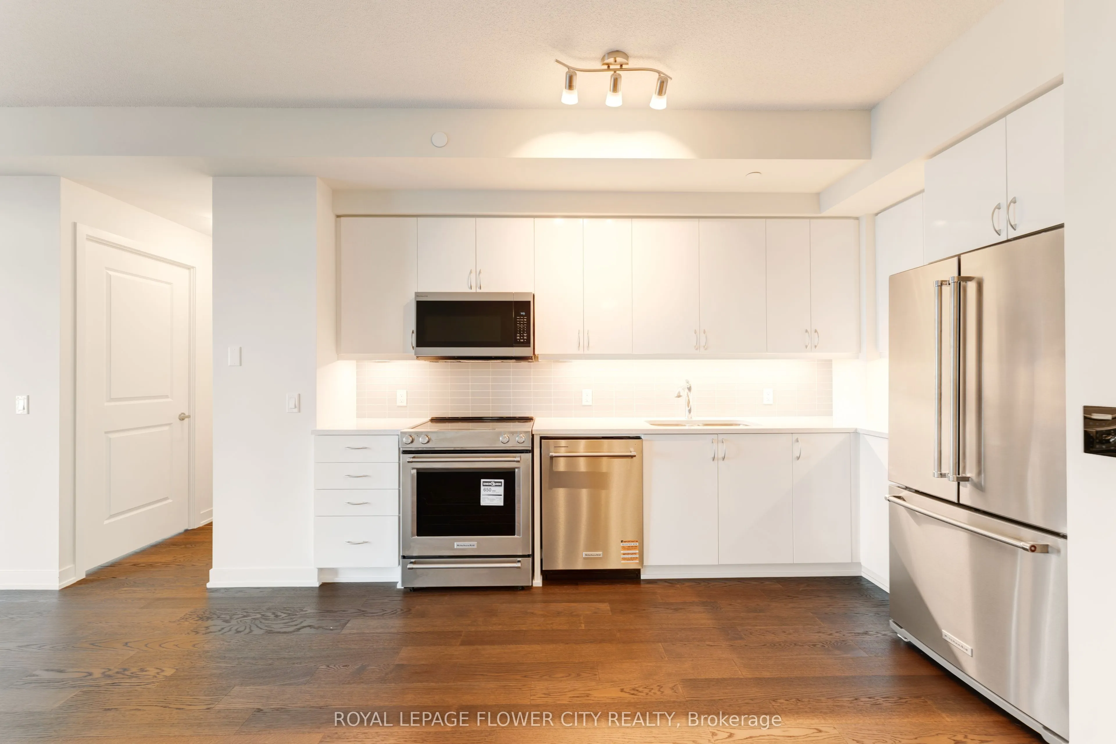 38 Annie Craig Drive, #PH404