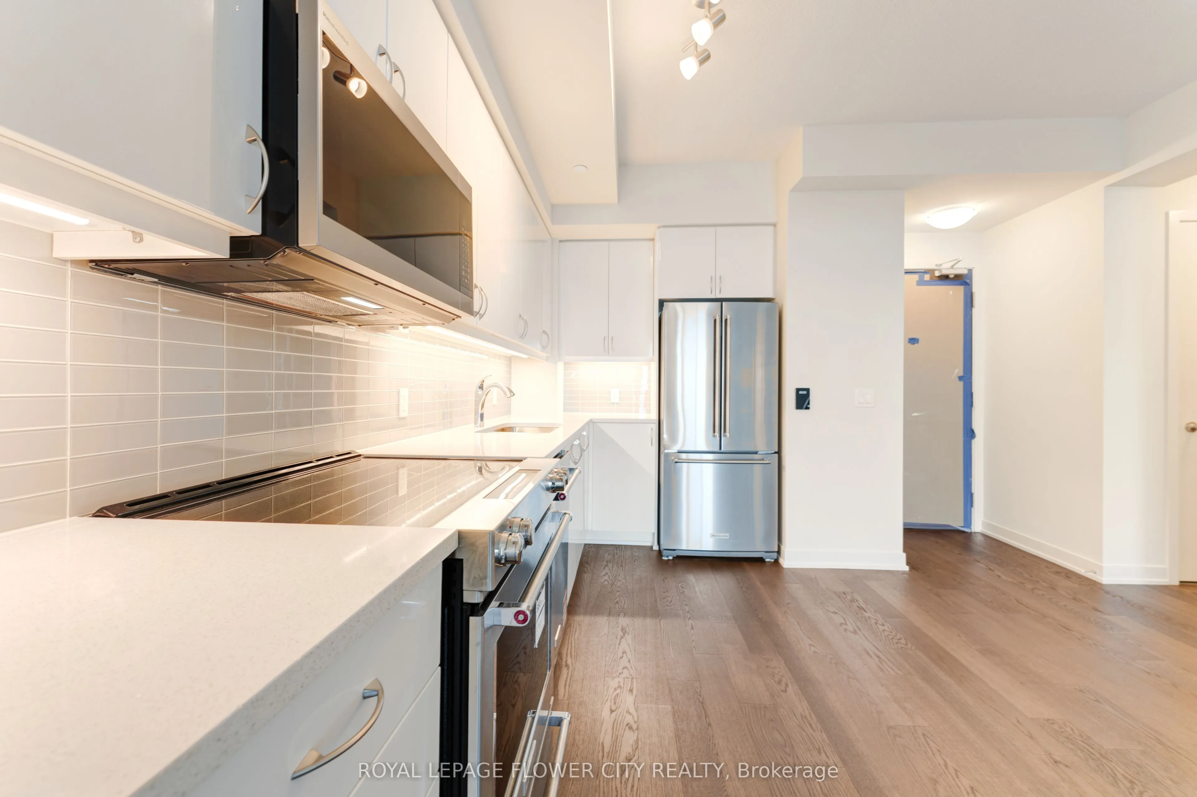 38 Annie Craig Drive, #PH404