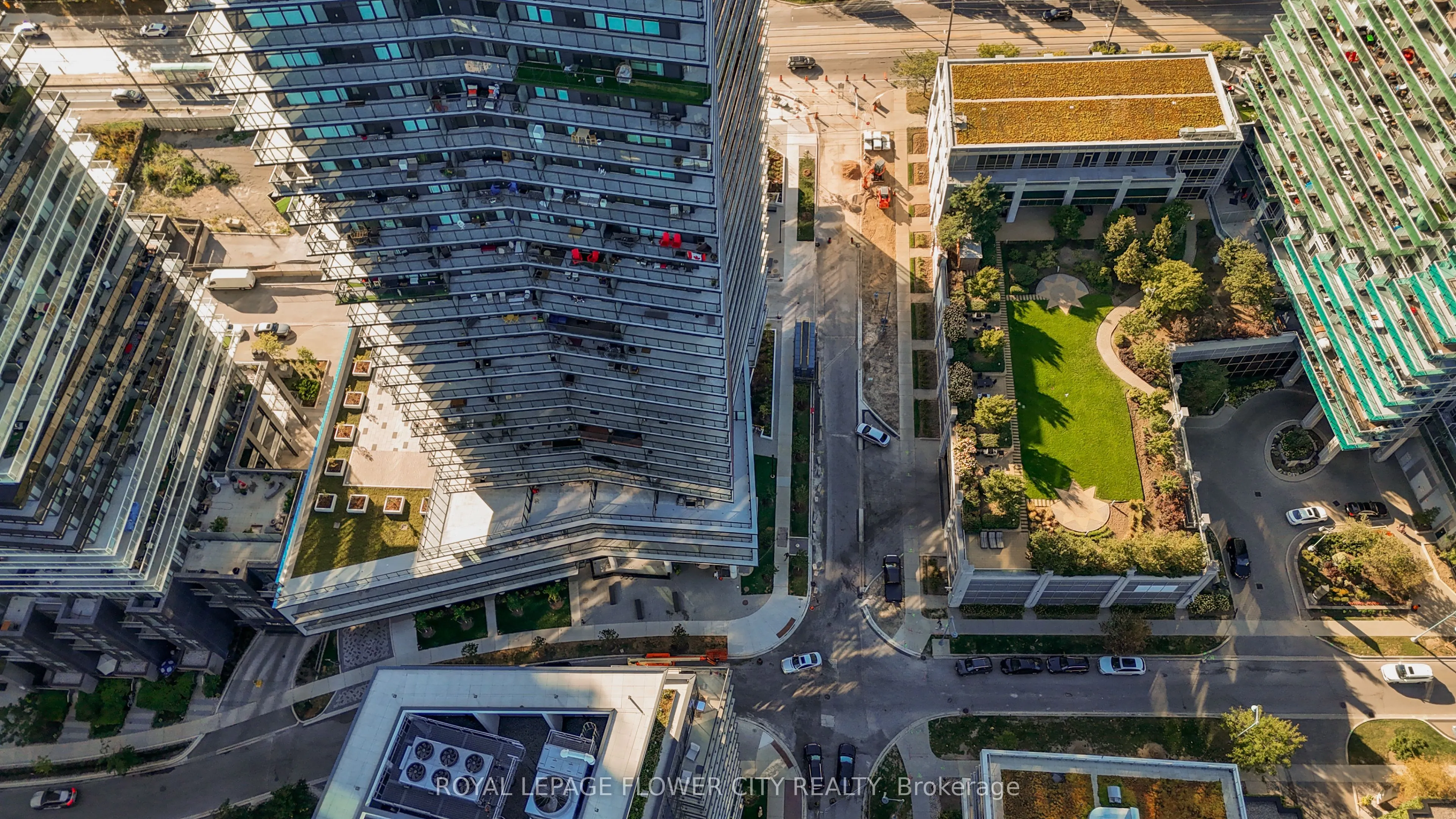 38 Annie Craig Drive, #PH404