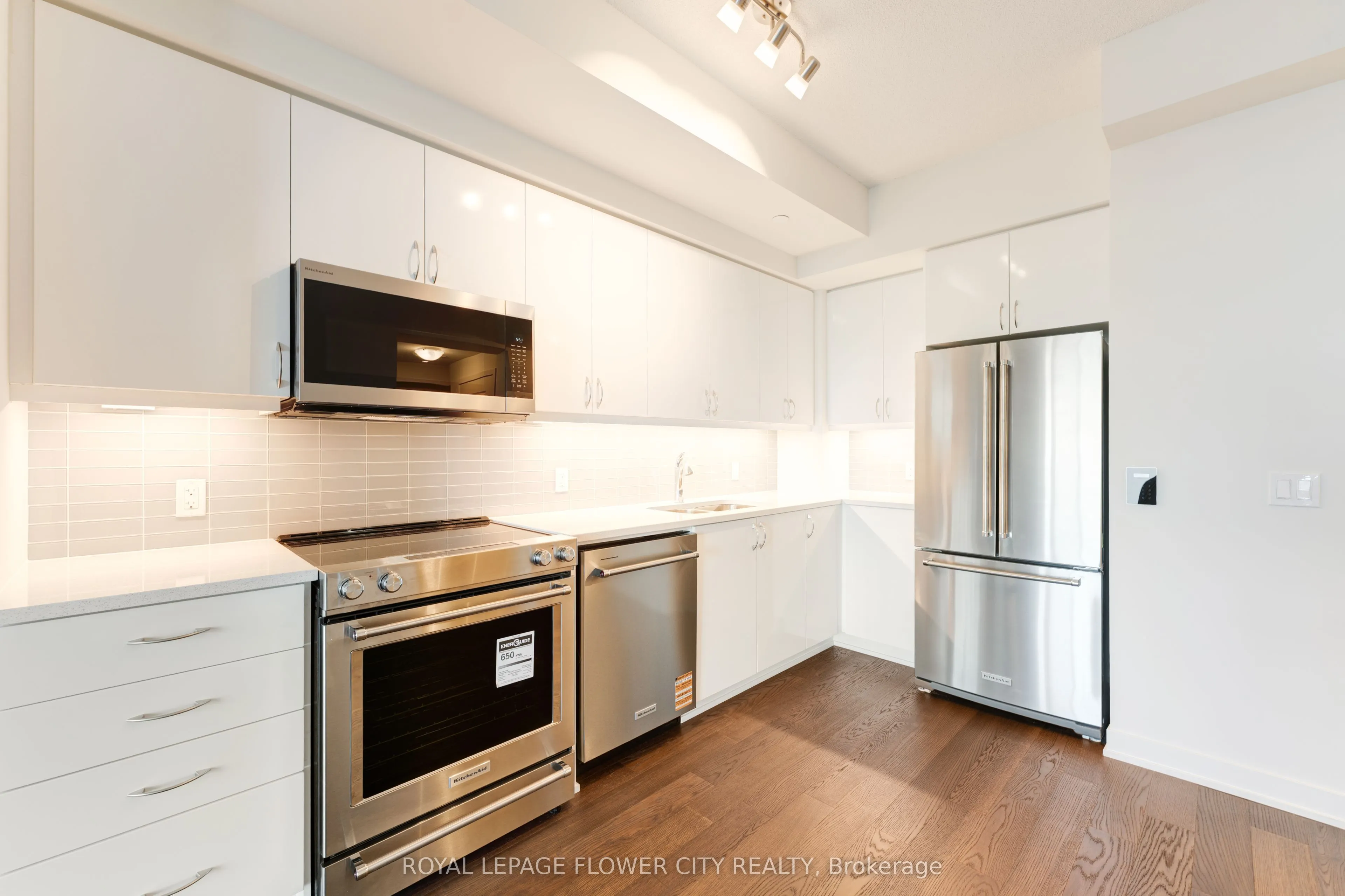 38 Annie Craig Drive, #PH404