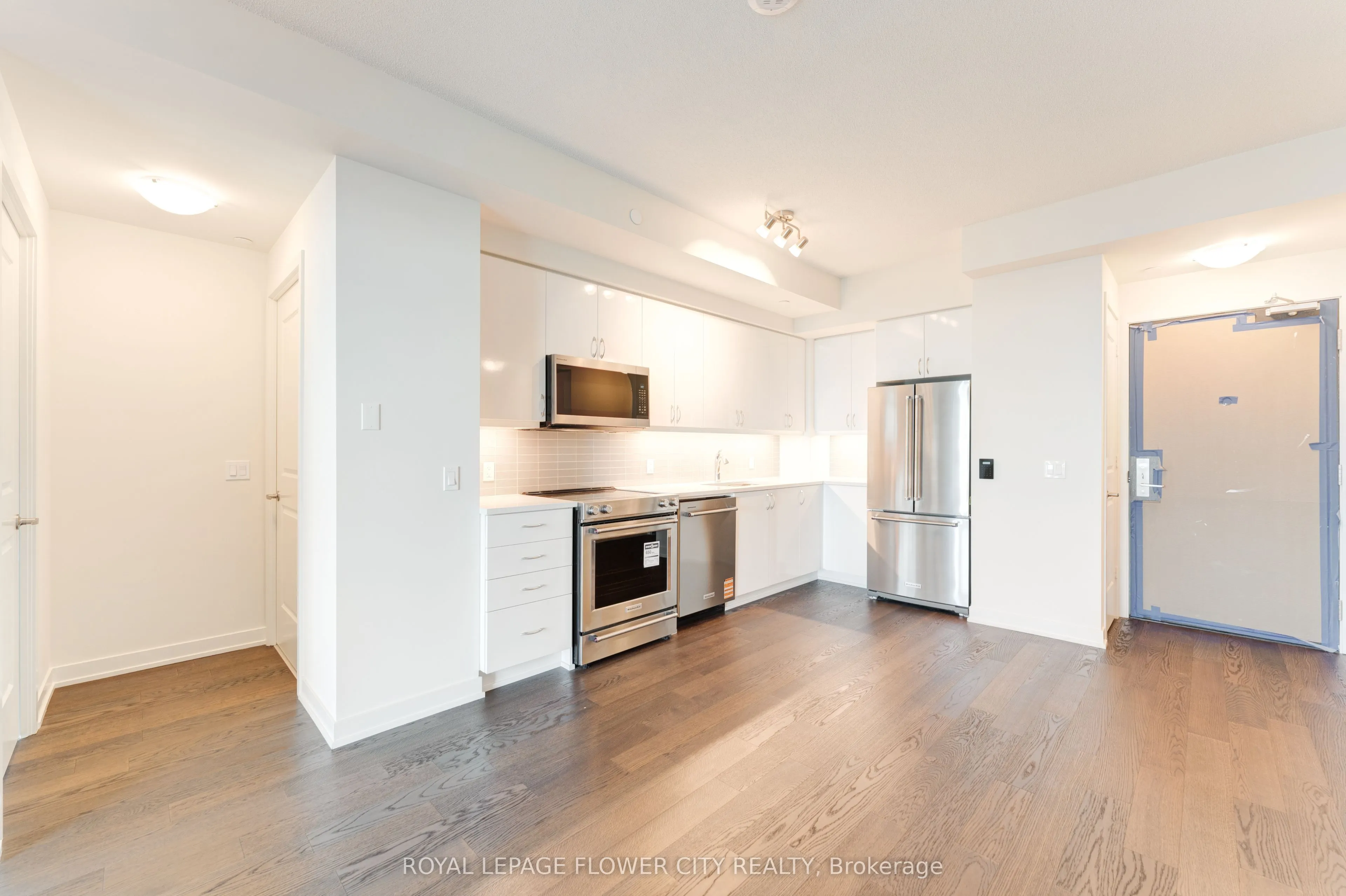 38 Annie Craig Drive, #PH404