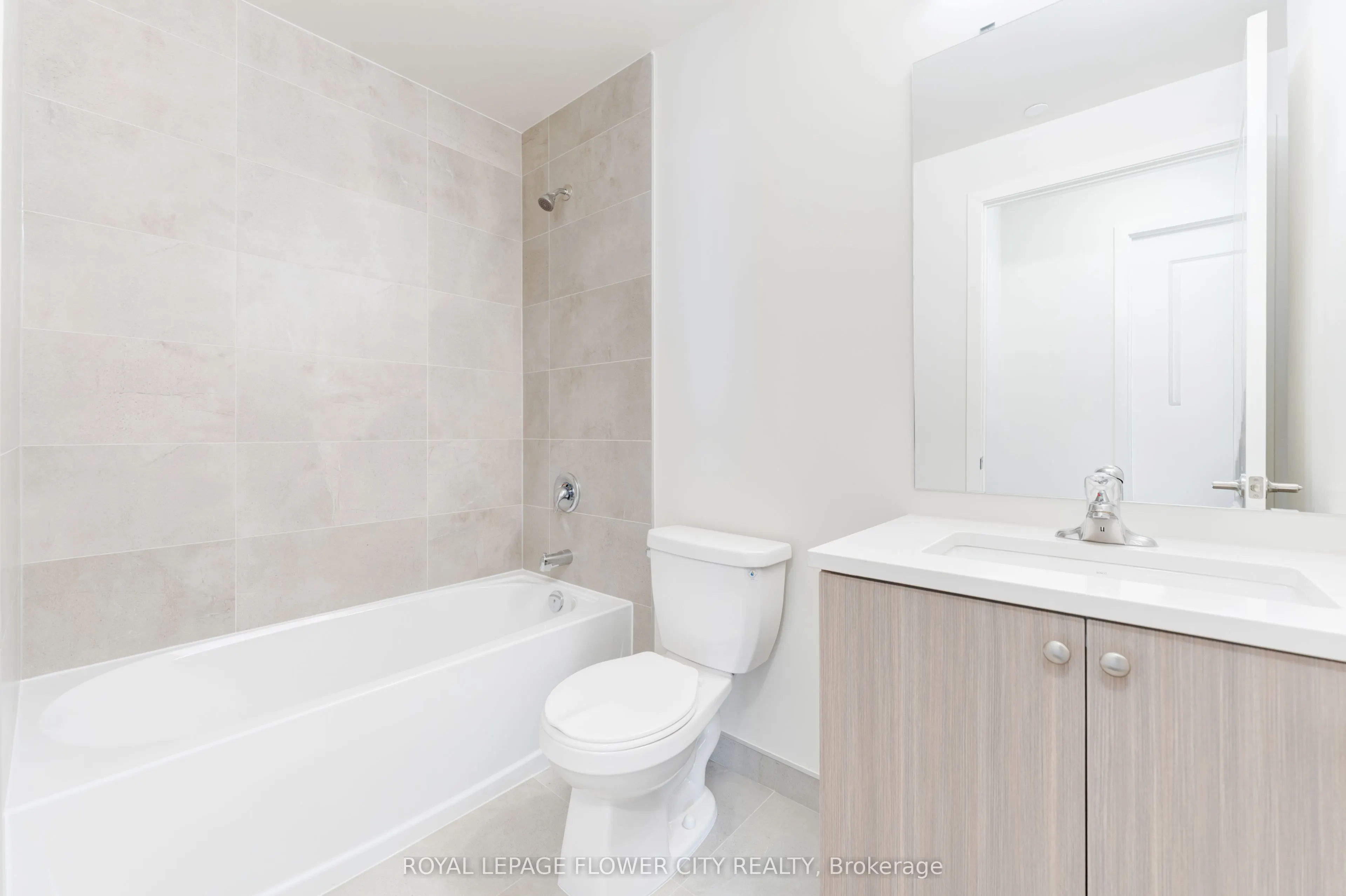 38 Annie Craig Drive, #PH404