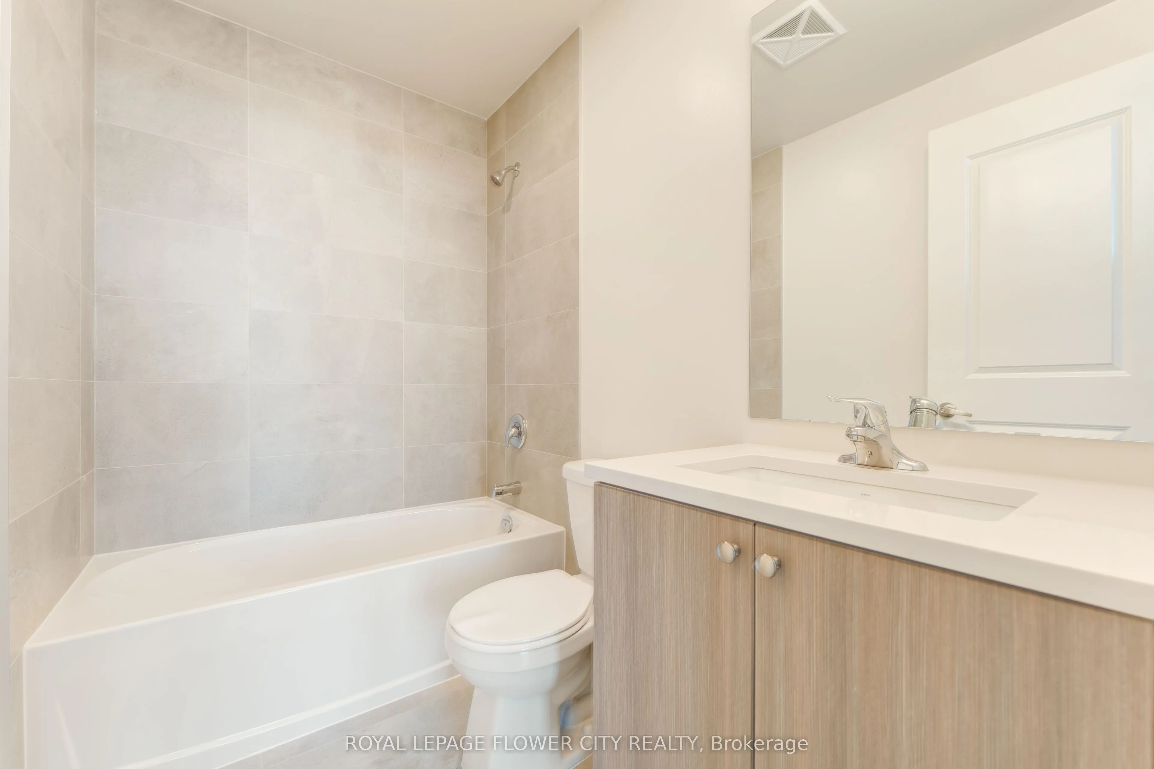 38 Annie Craig Drive, #PH404