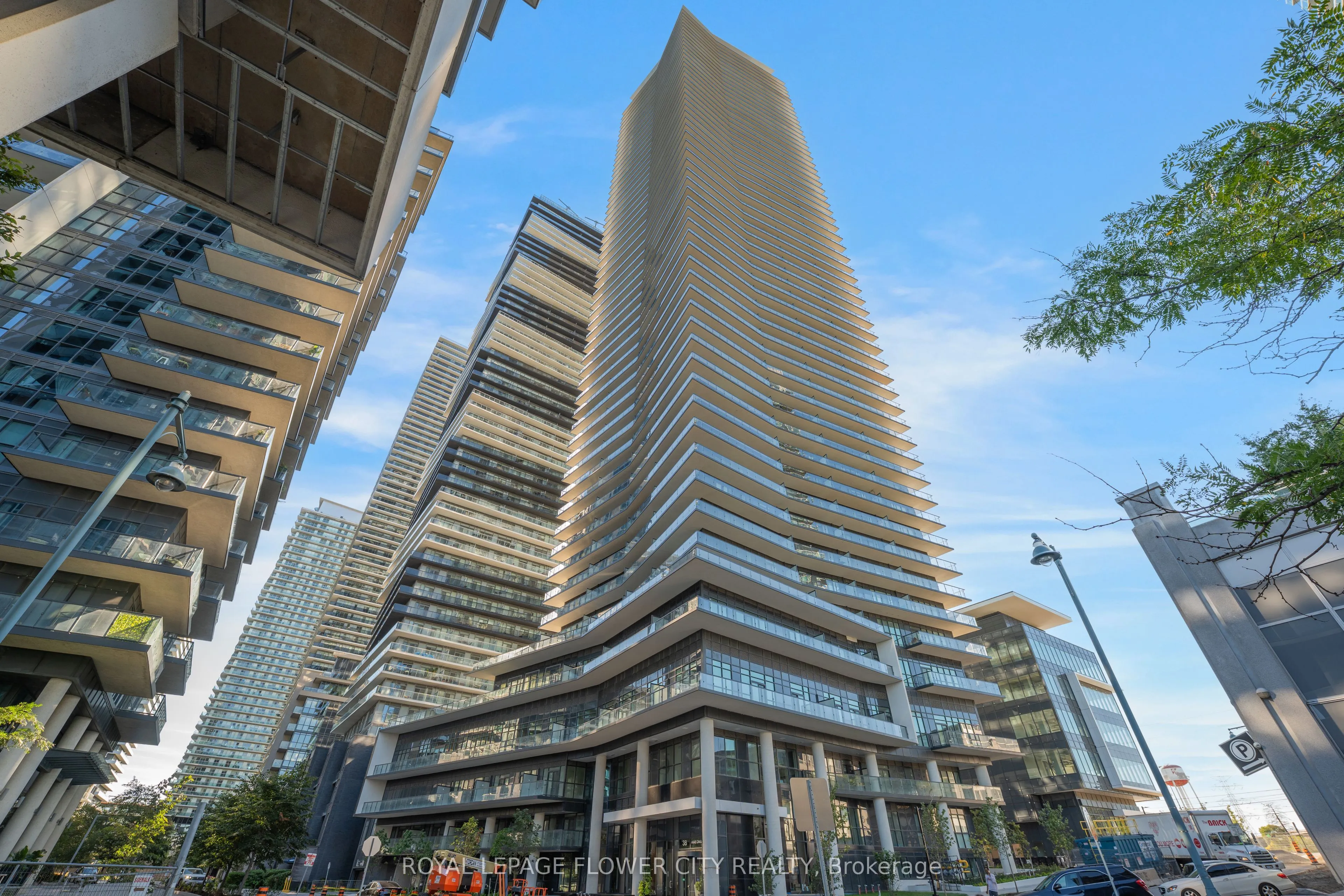 38 Annie Craig Drive, #PH404