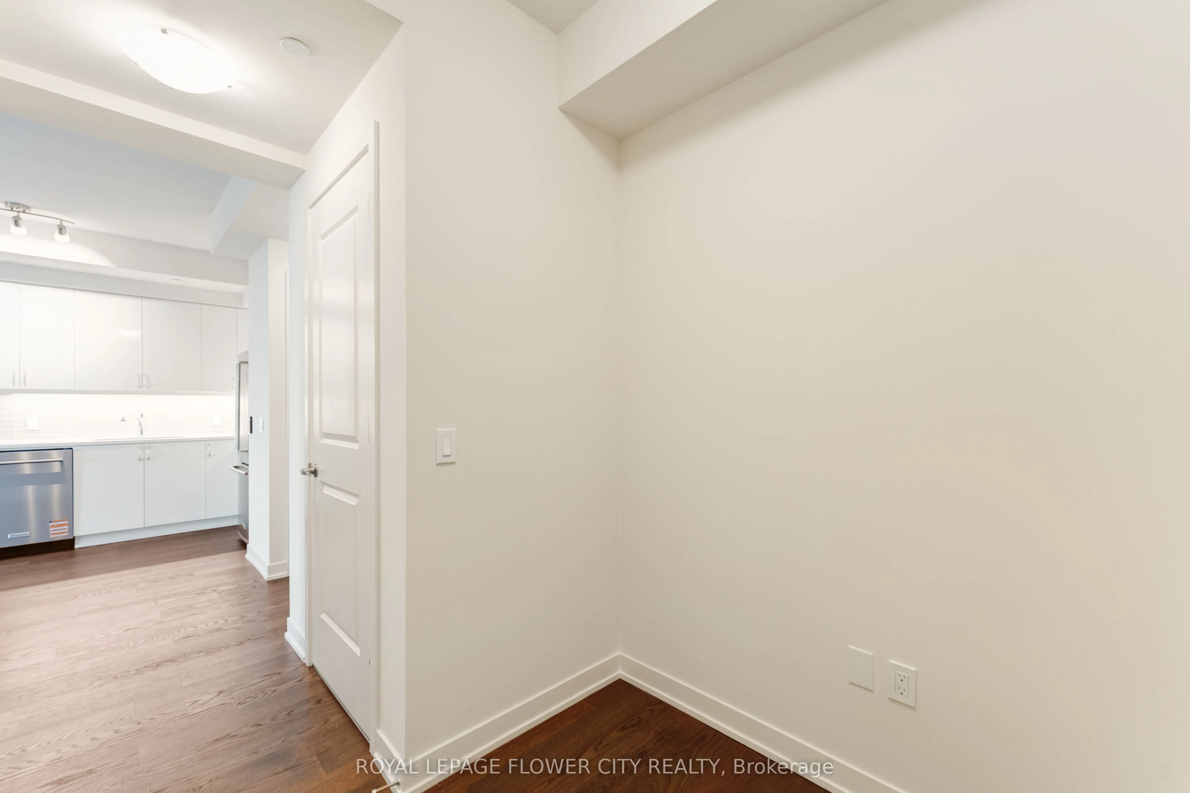 38 Annie Craig Drive, #PH404