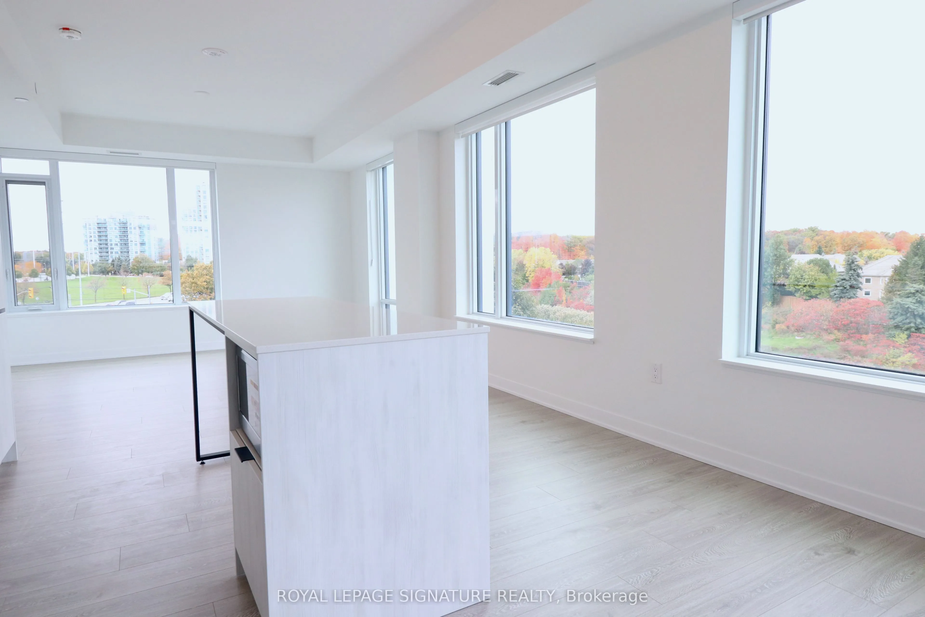 2495 Eglinton Avenue W, #414