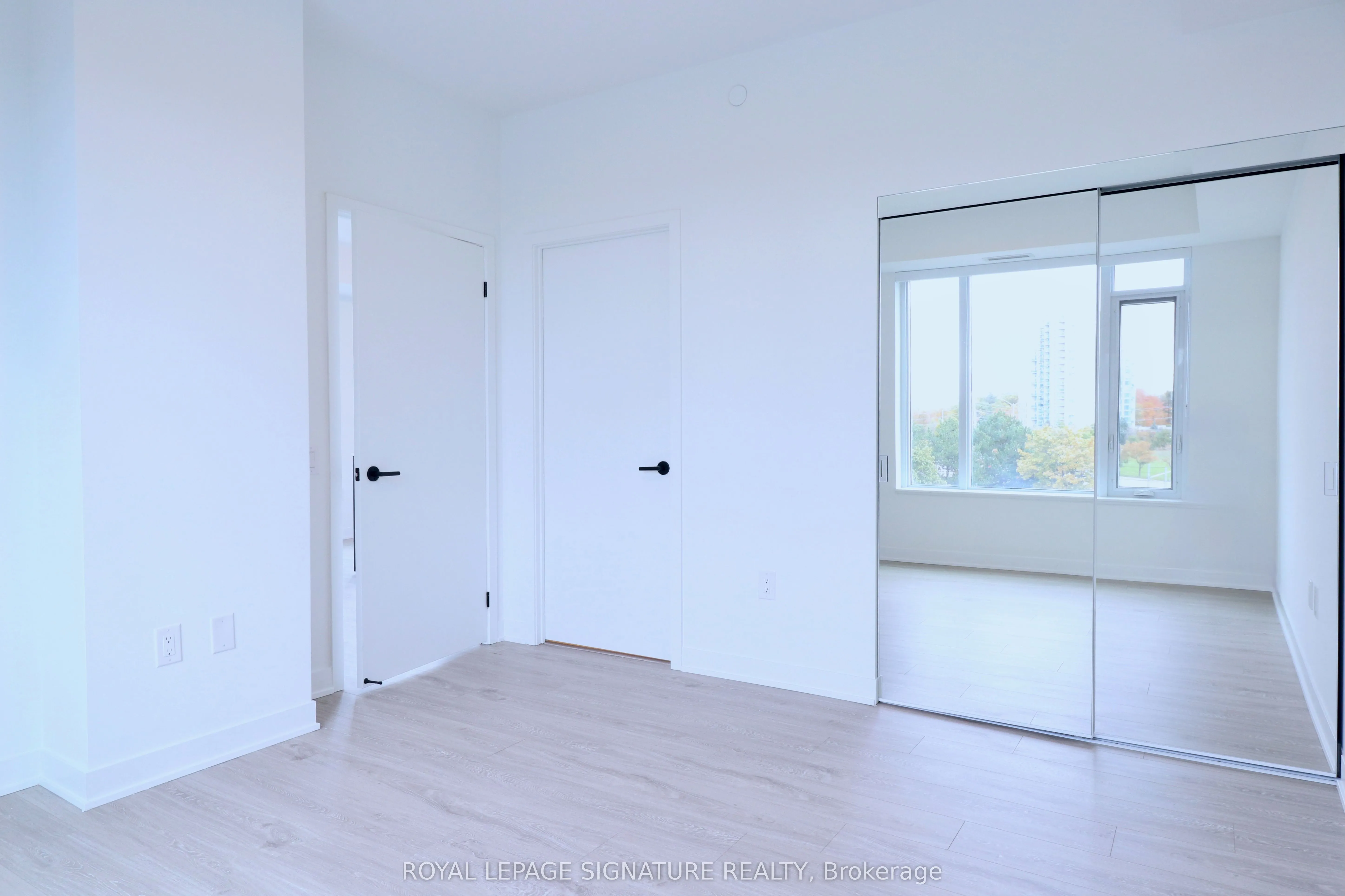 2495 Eglinton Avenue W, #414