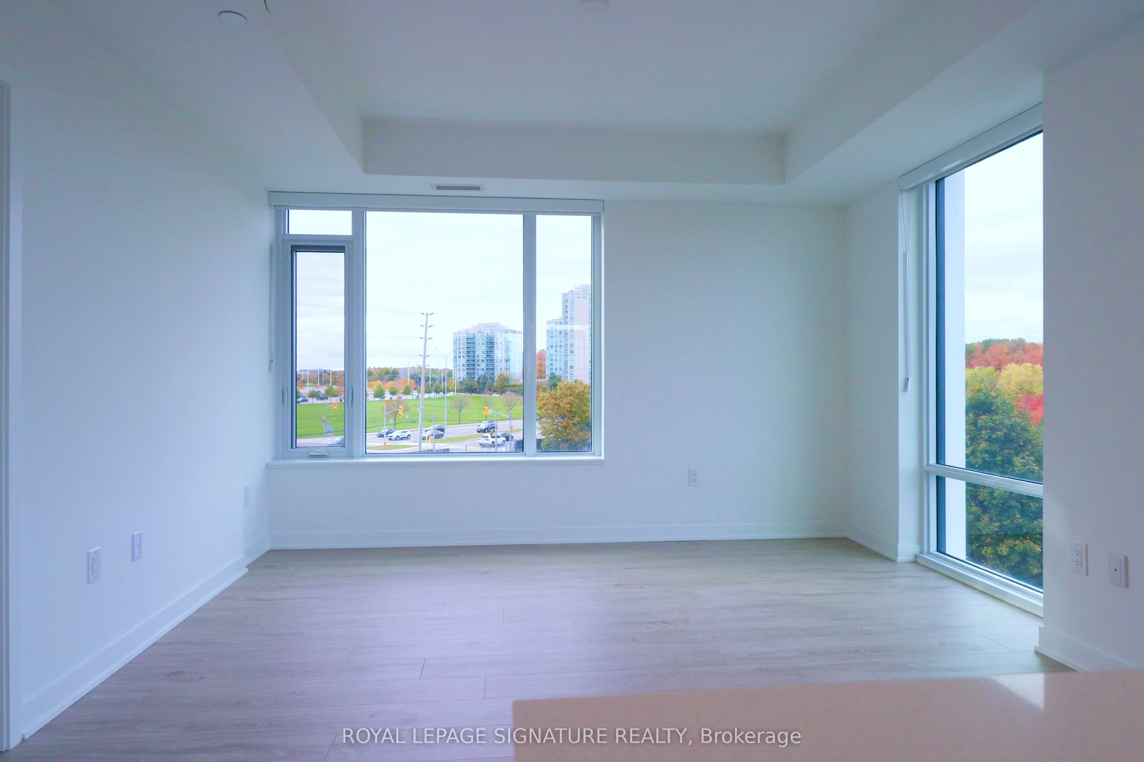 2495 Eglinton Avenue W, #414