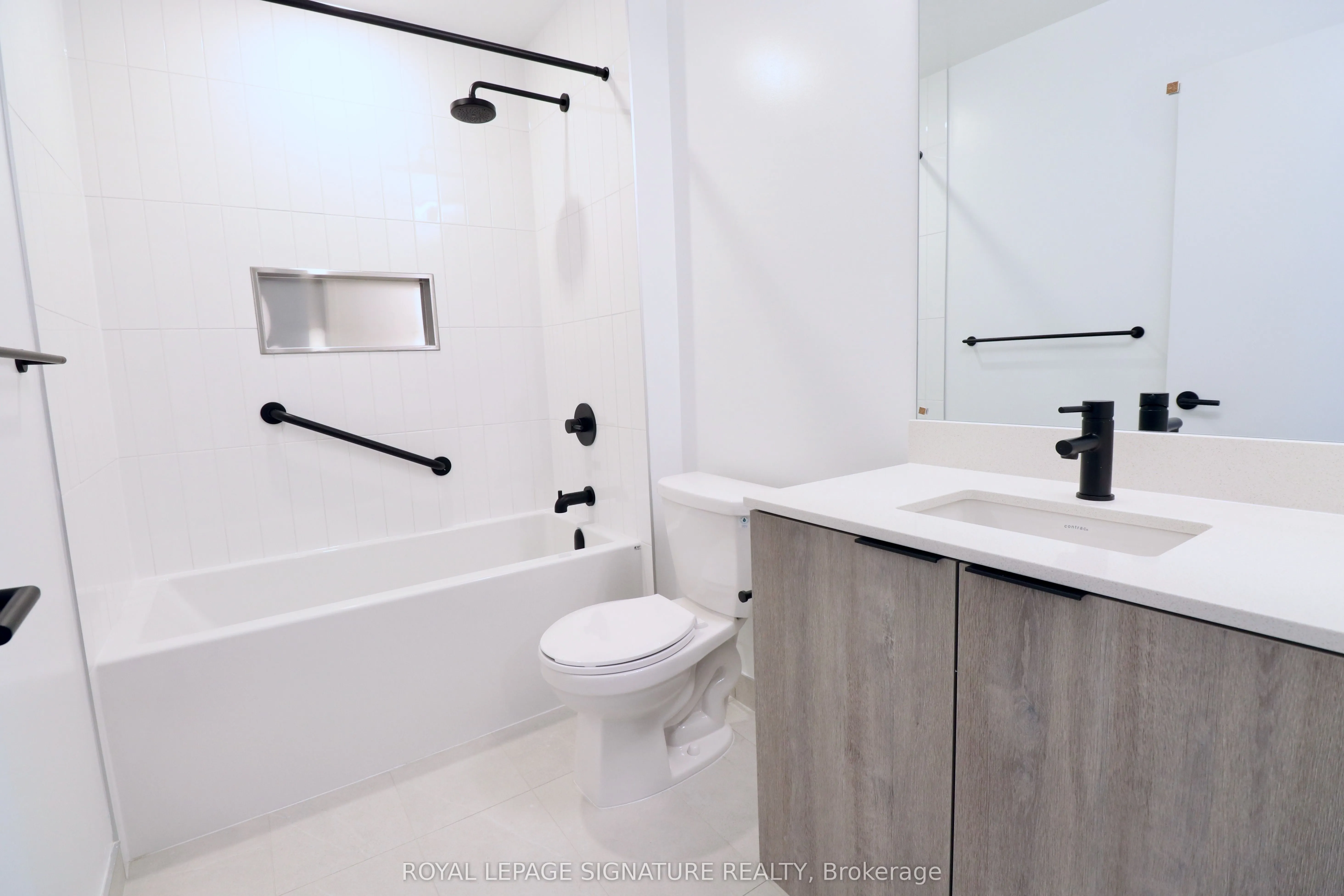 2495 Eglinton Avenue W, #414