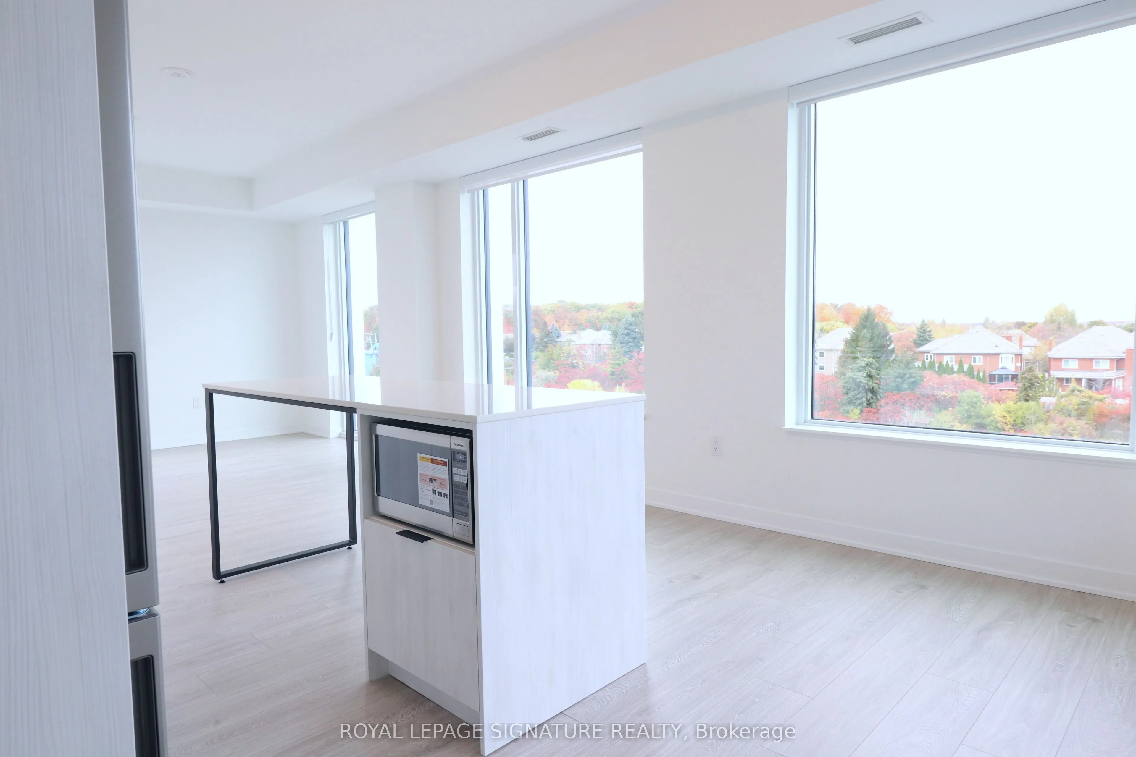 2495 Eglinton Avenue W, #414