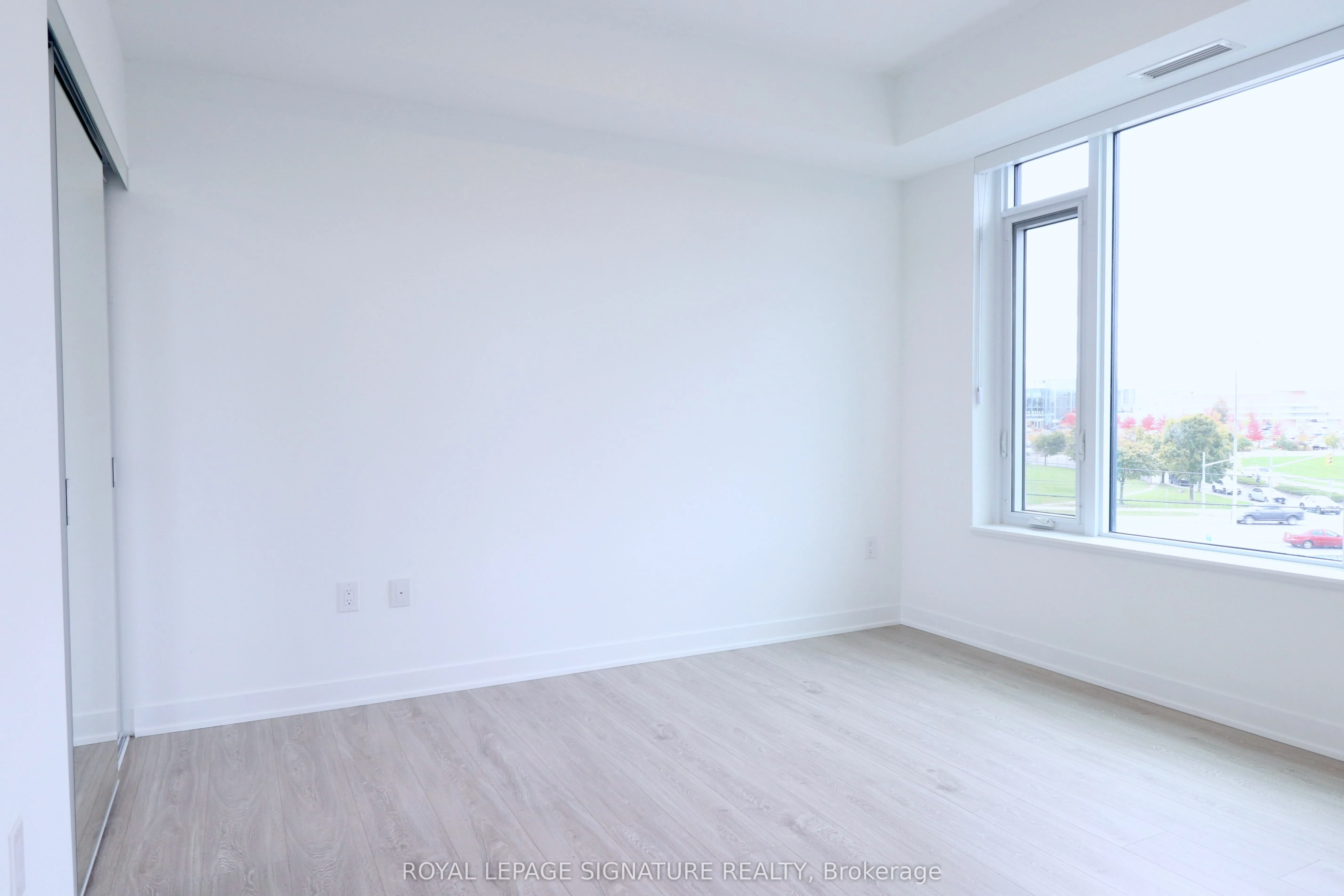 2495 Eglinton Avenue W, #414