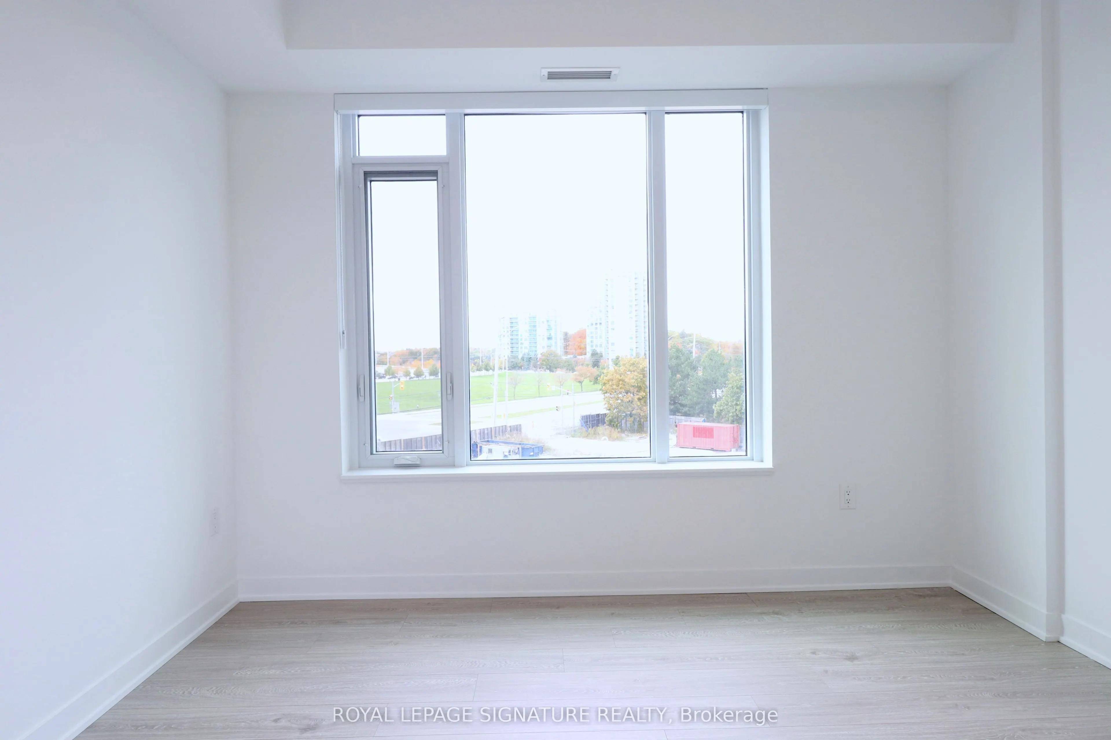 2495 Eglinton Avenue W, #414