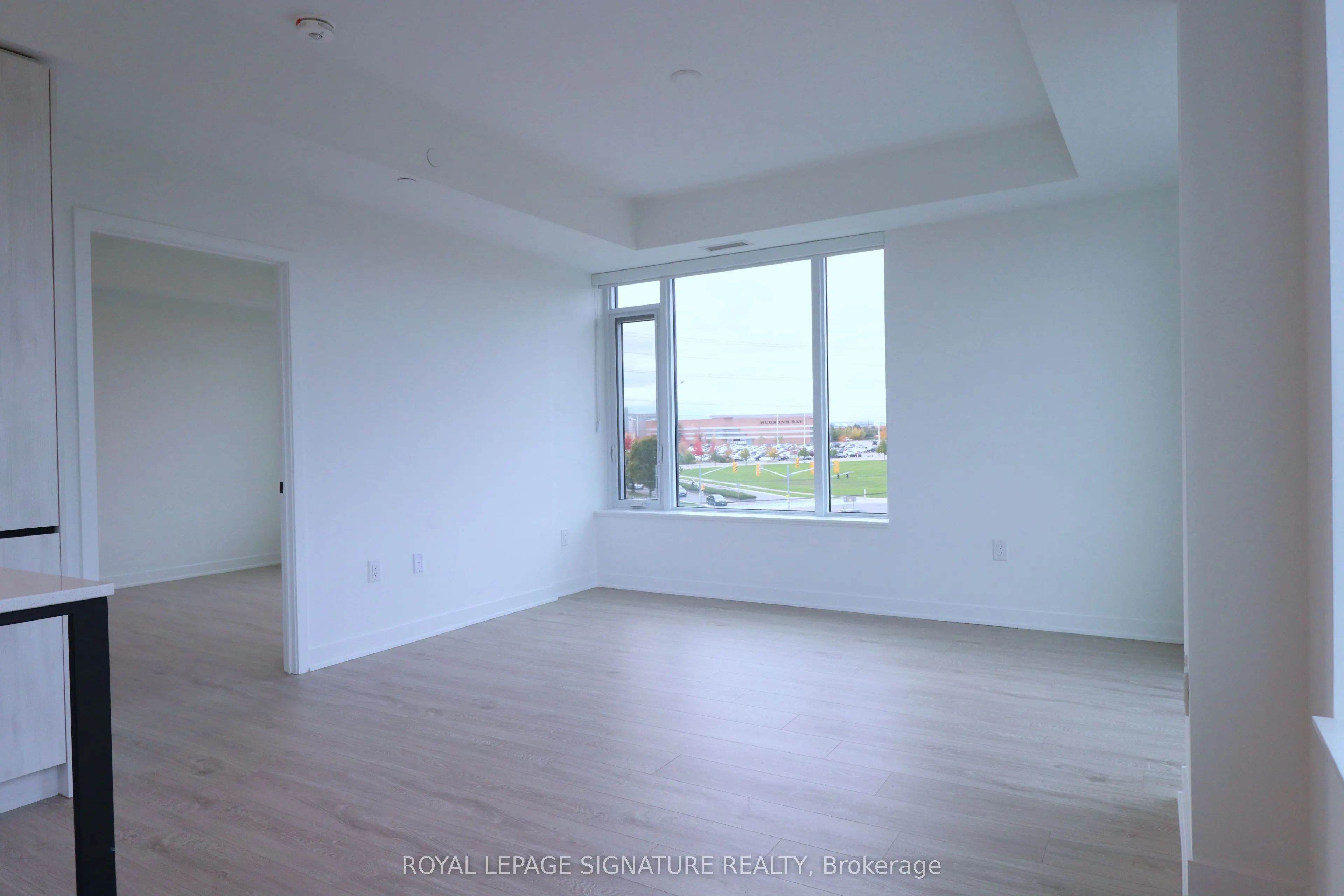 2495 Eglinton Avenue W, #414