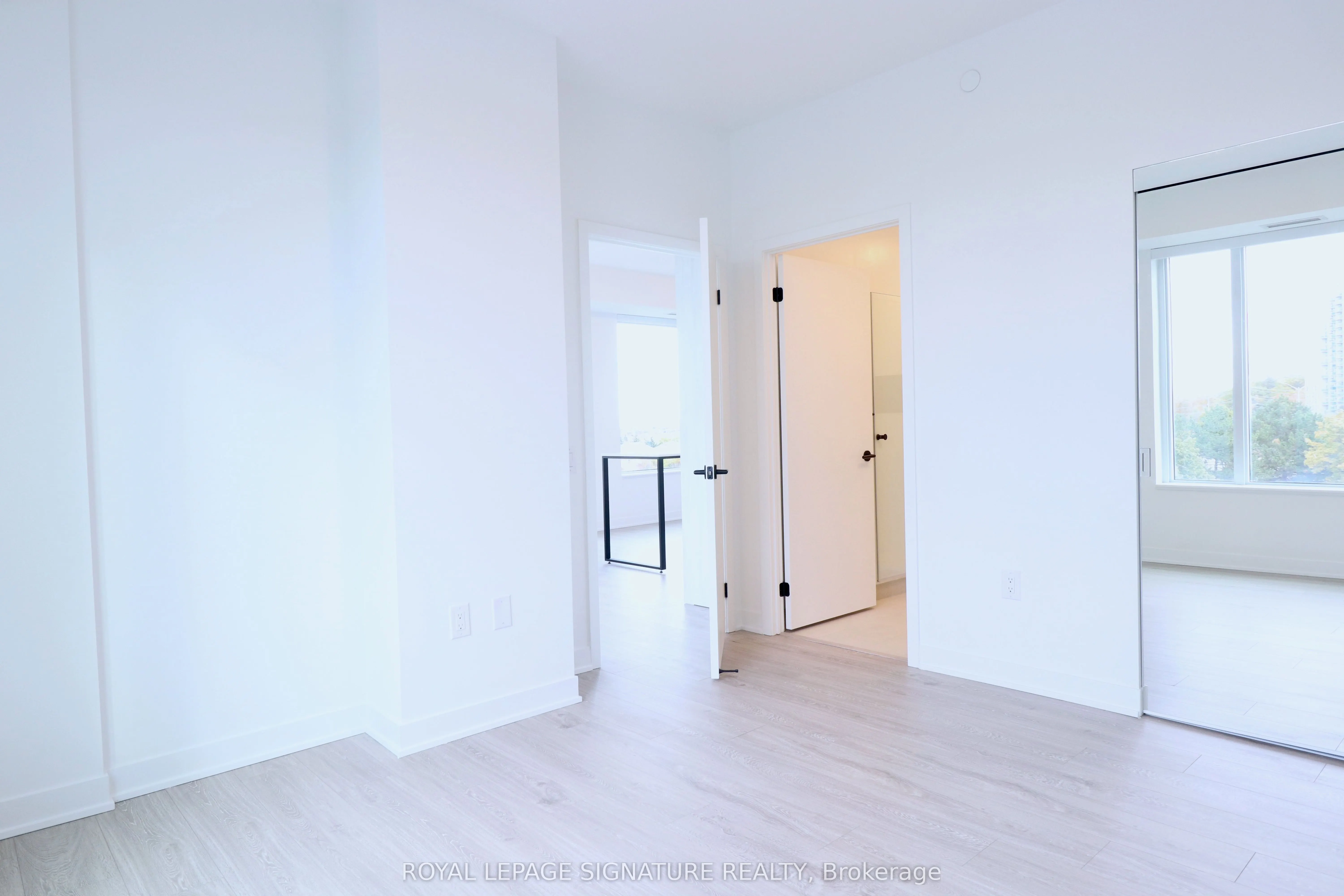 2495 Eglinton Avenue W, #414