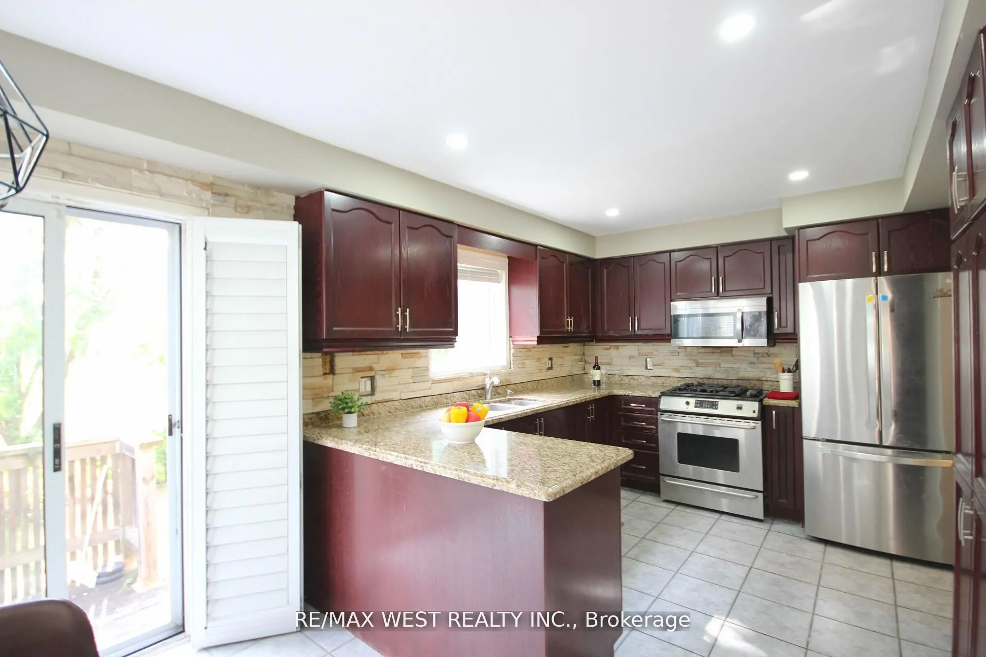 7374 Black Walnut Trail