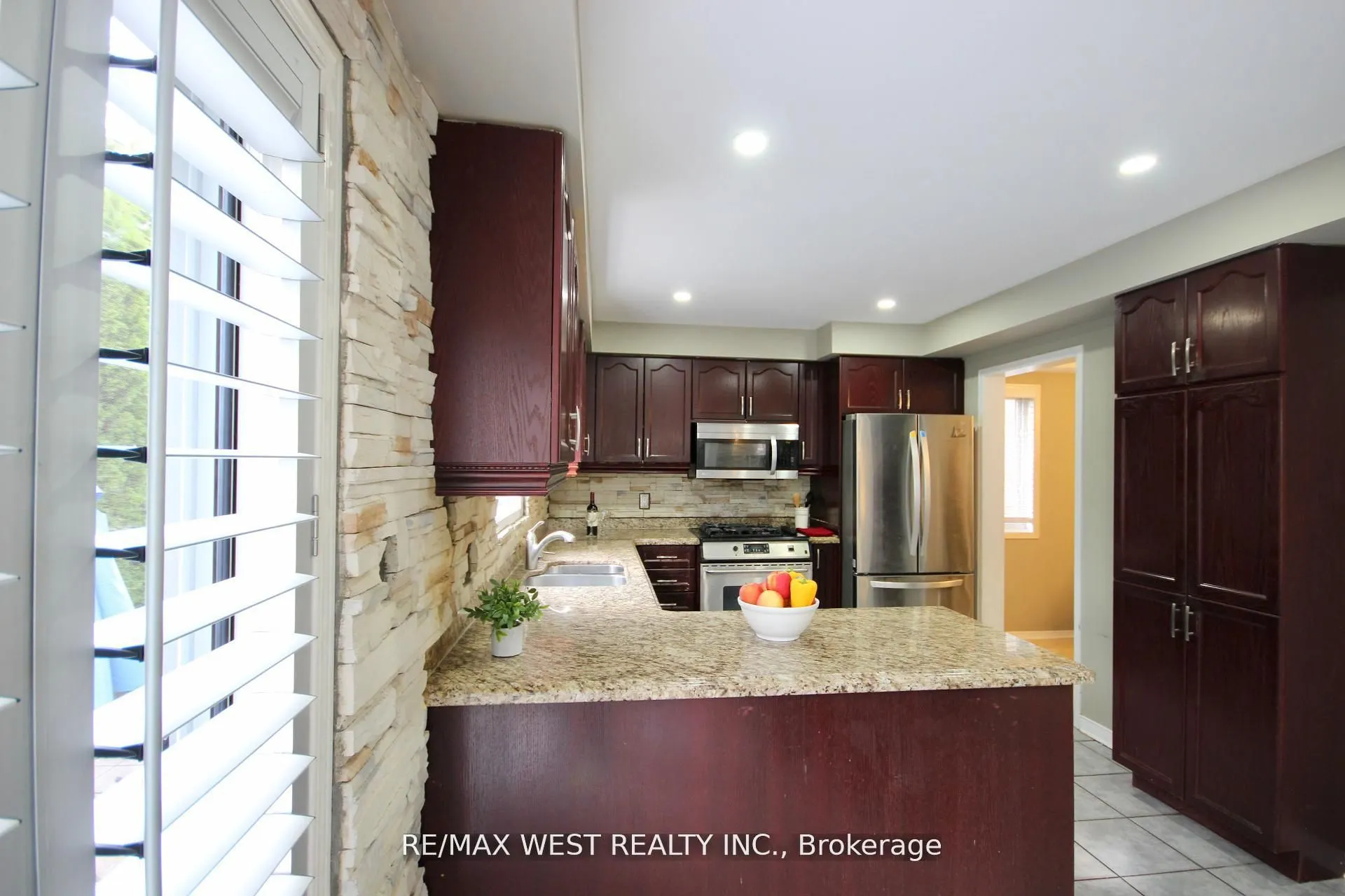 7374 Black Walnut Trail