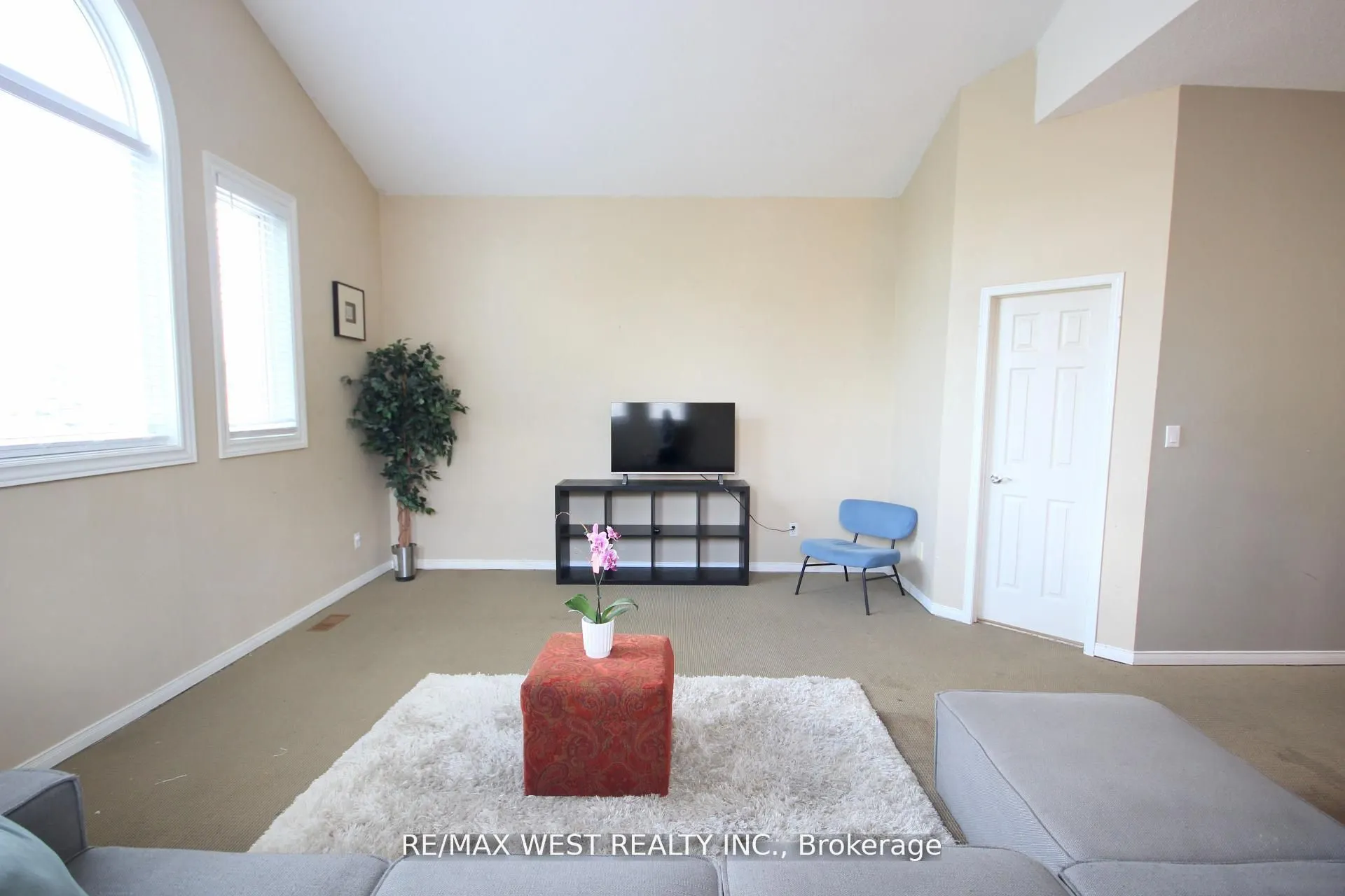 7374 Black Walnut Trail