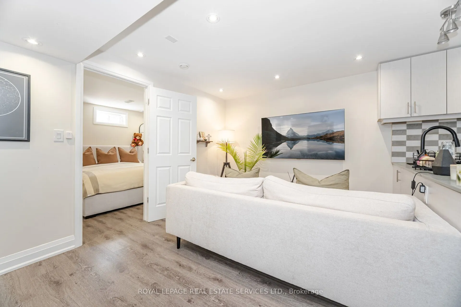 52 Wildberry Crescent