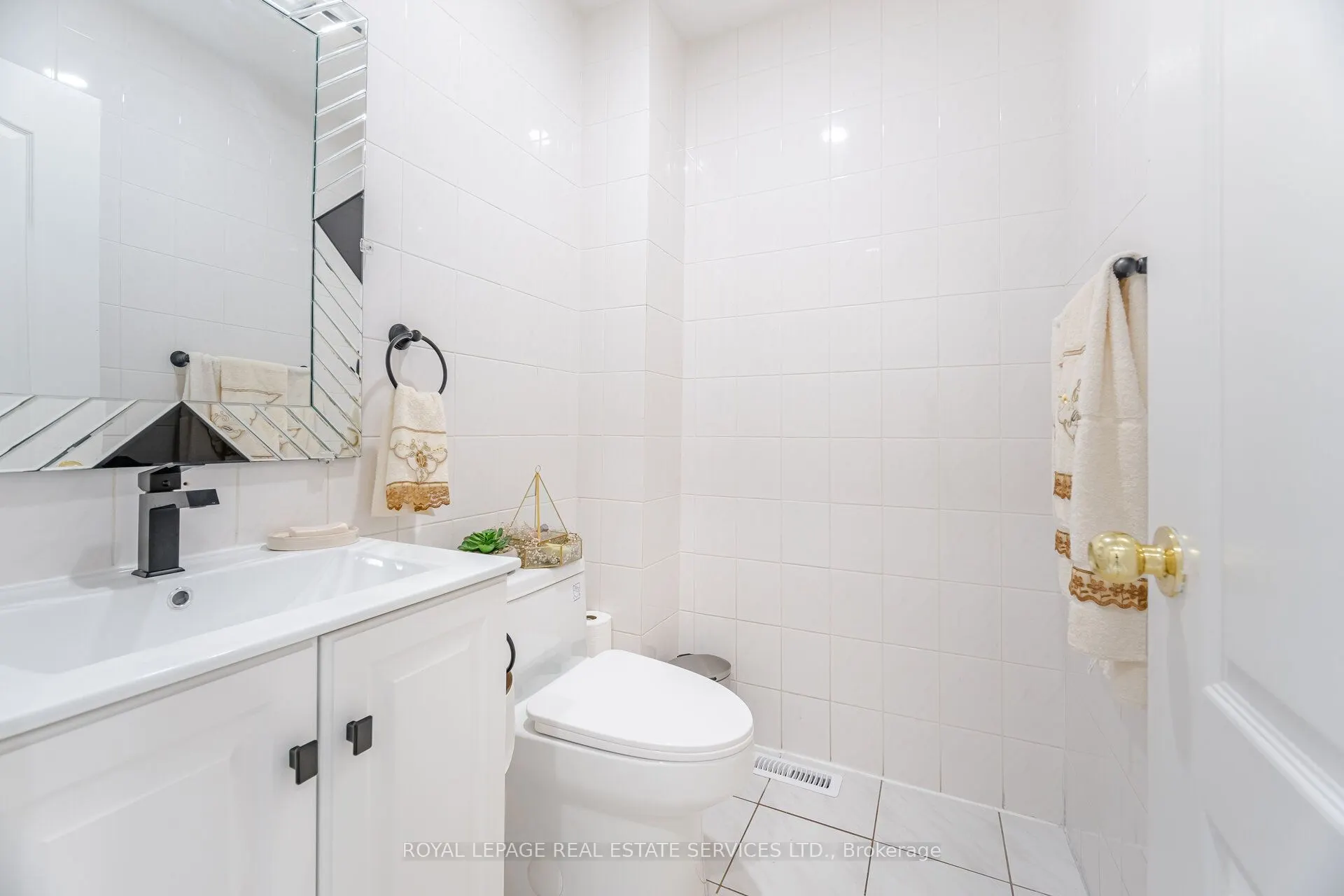 52 Wildberry Crescent