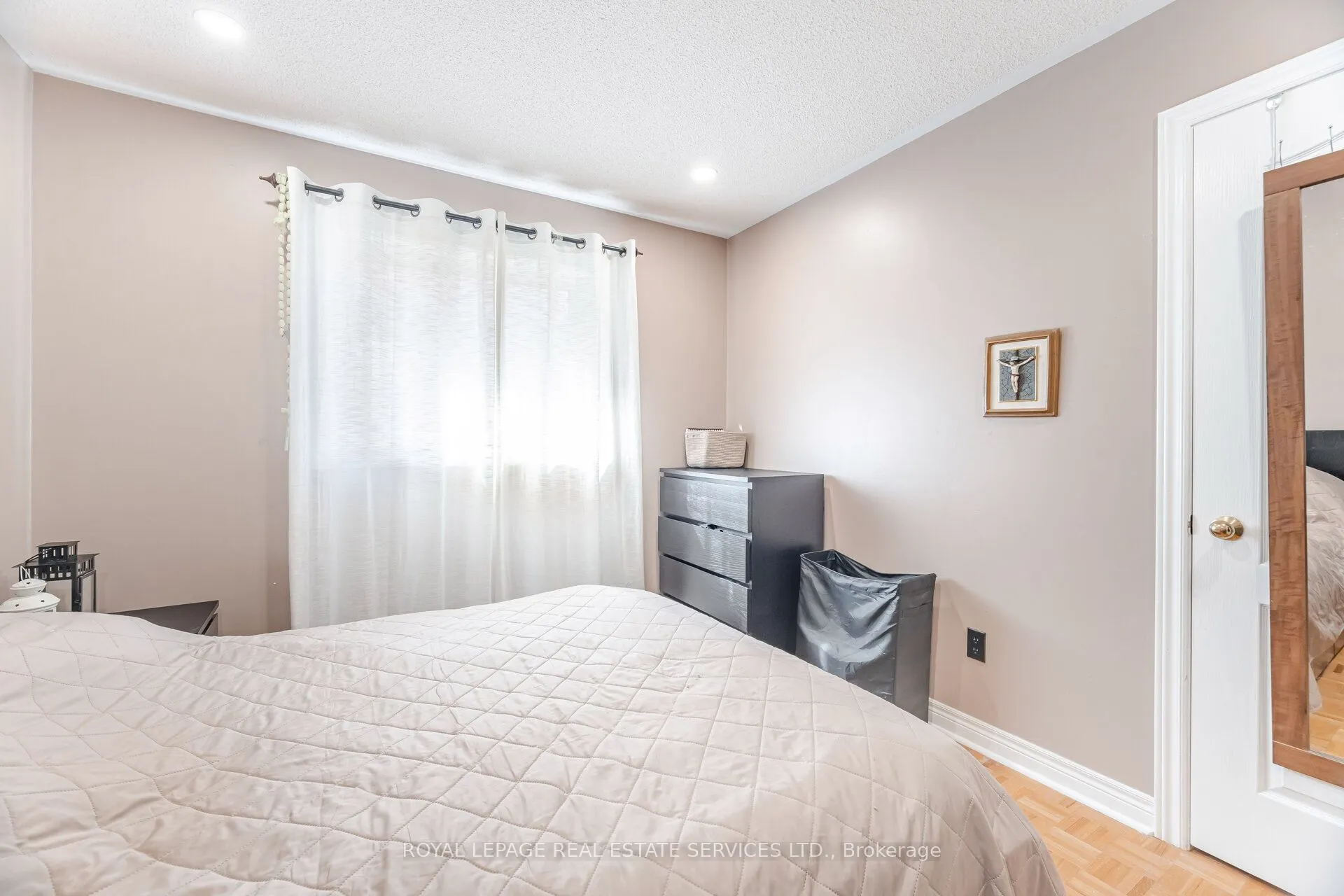 52 Wildberry Crescent