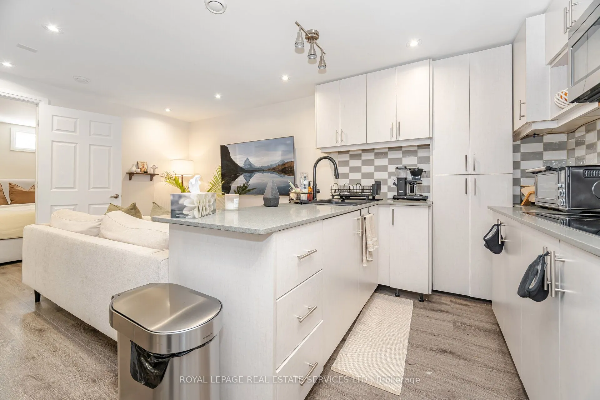 52 Wildberry Crescent