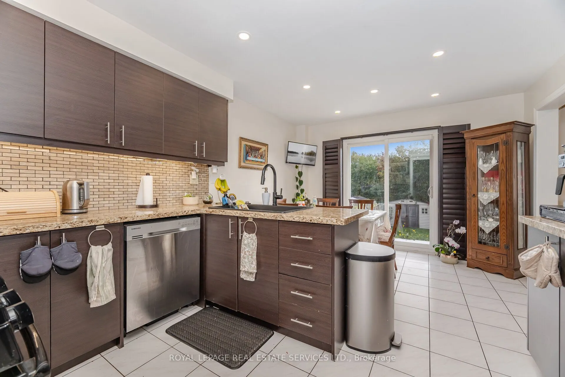 52 Wildberry Crescent