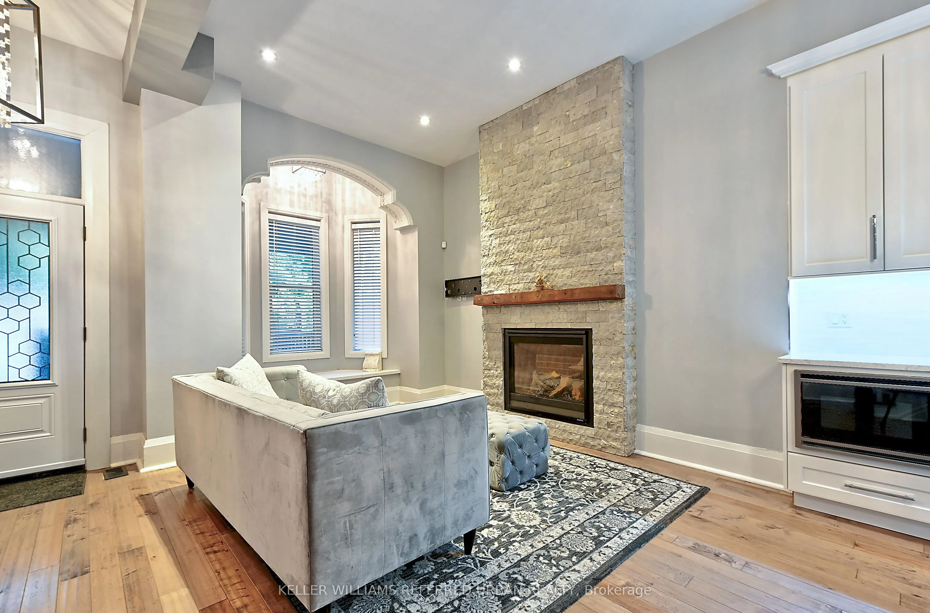 48 Lansdowne Avenue, #A