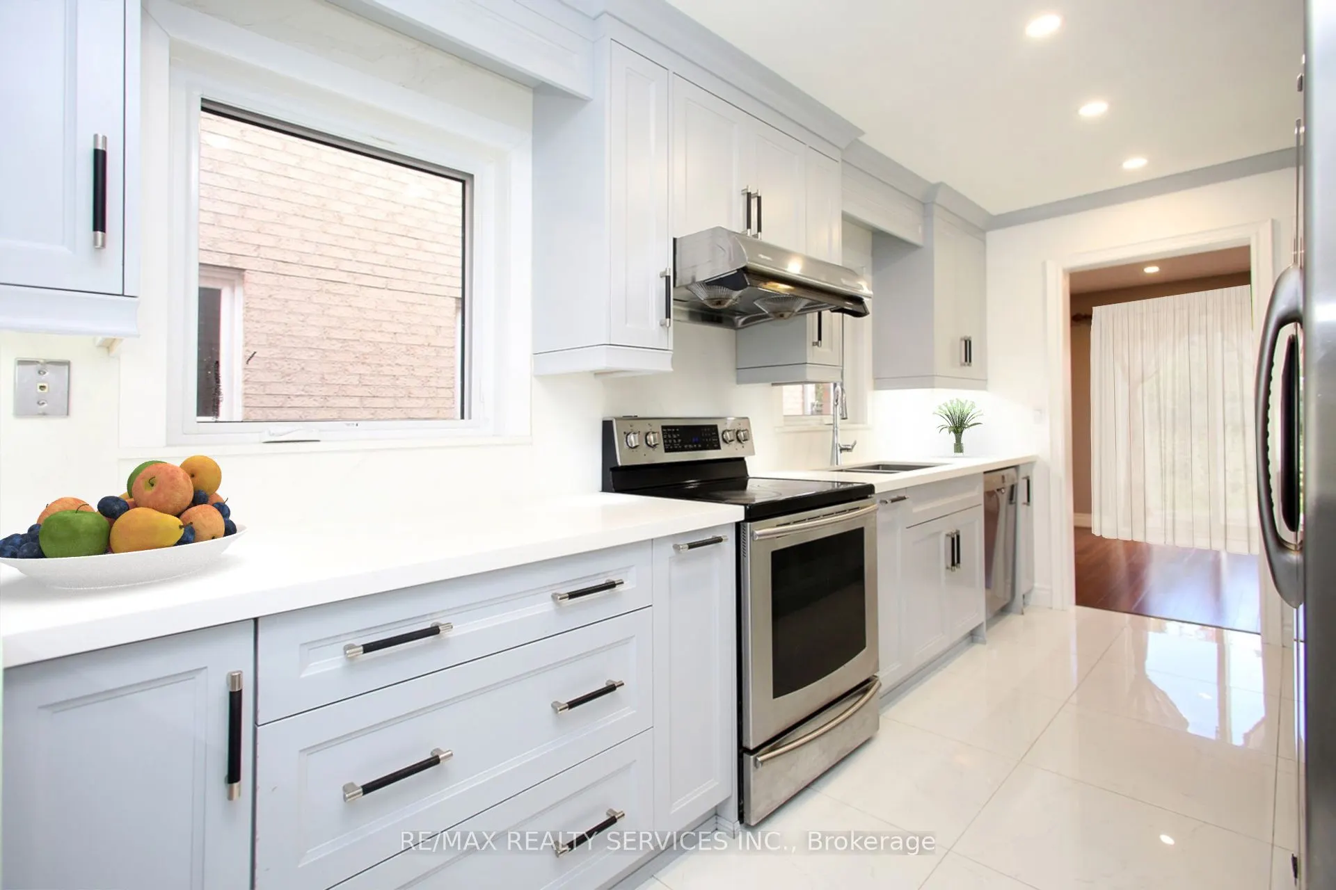 5606 Cosmic Crescent