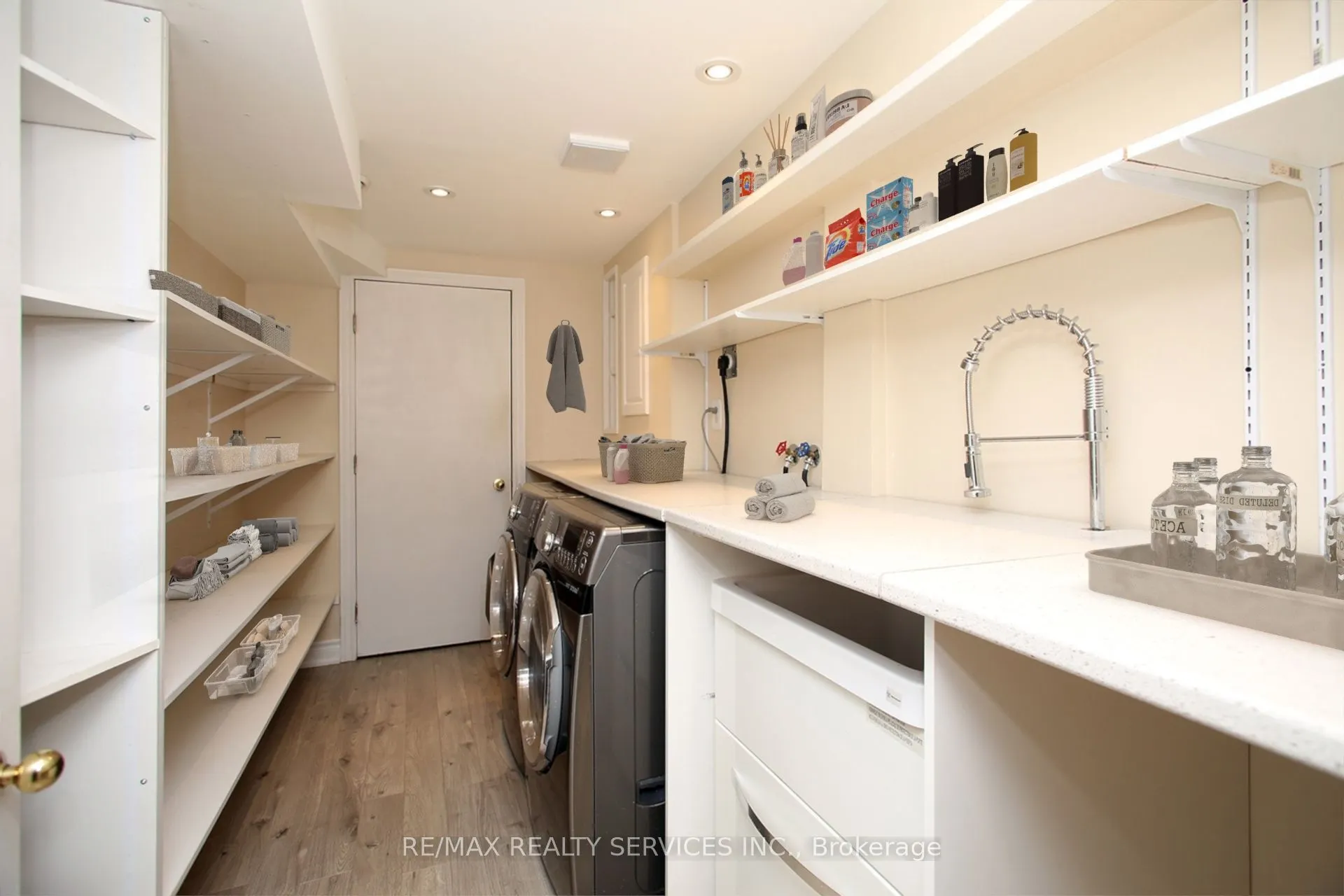 5606 Cosmic Crescent