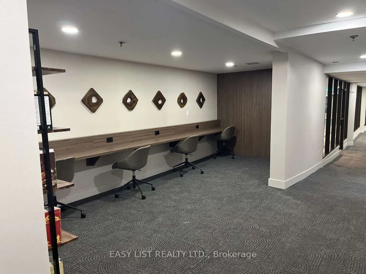 20 Southport Street, #521