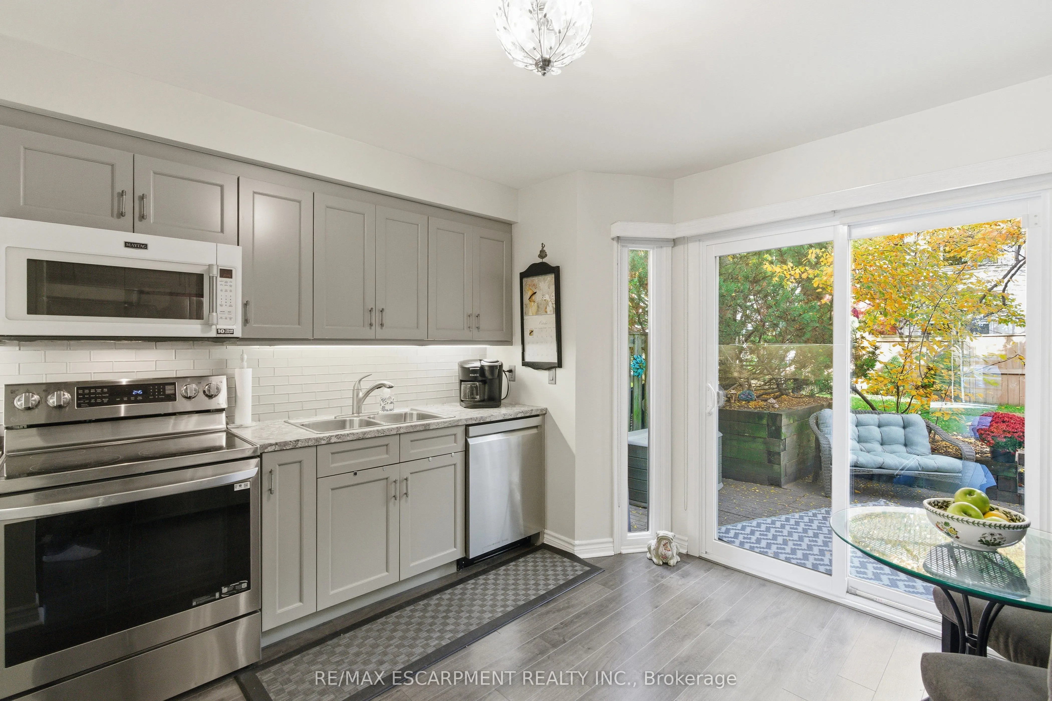 895 Maple Avenue, #537