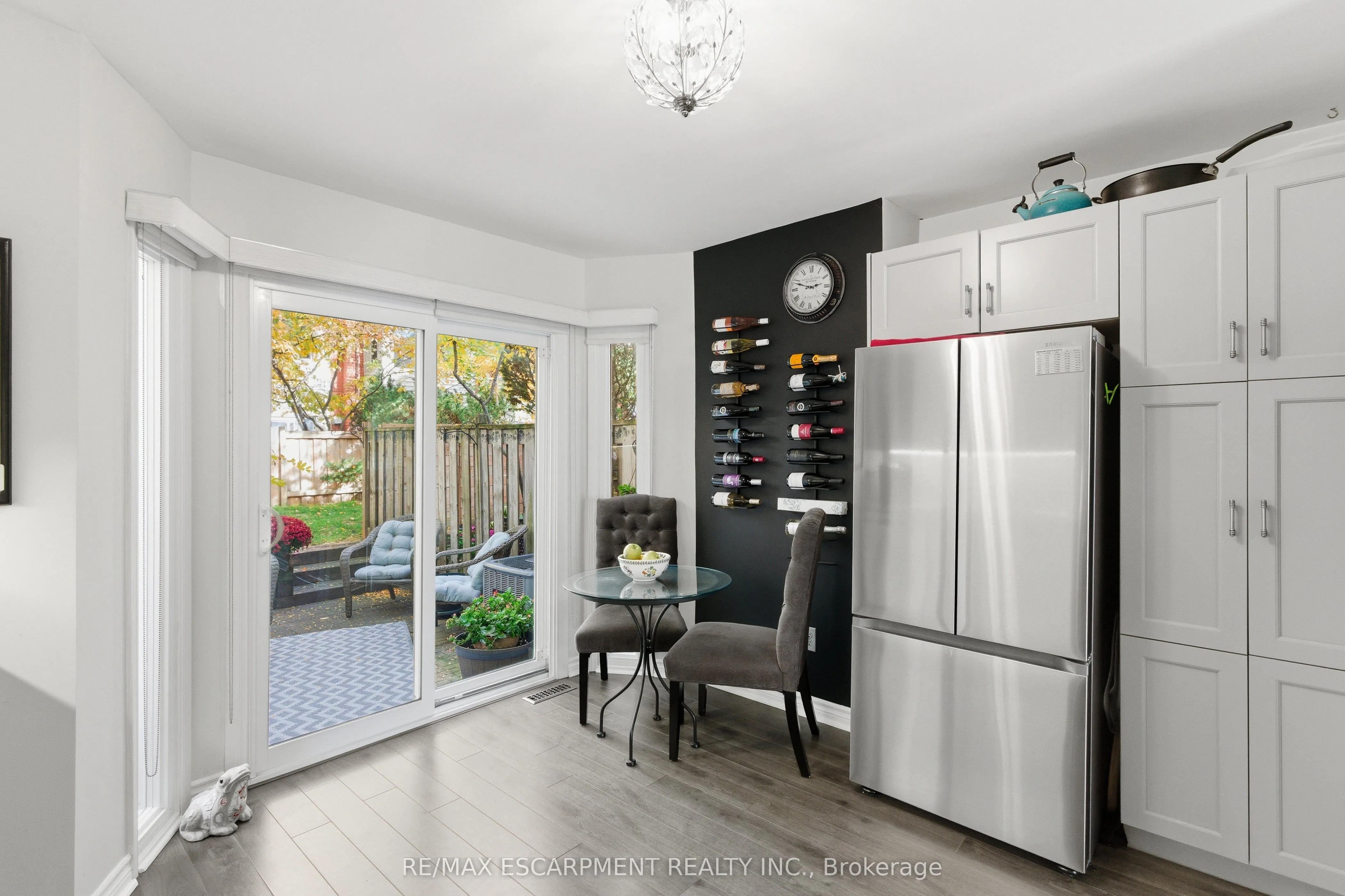 895 Maple Avenue, #537