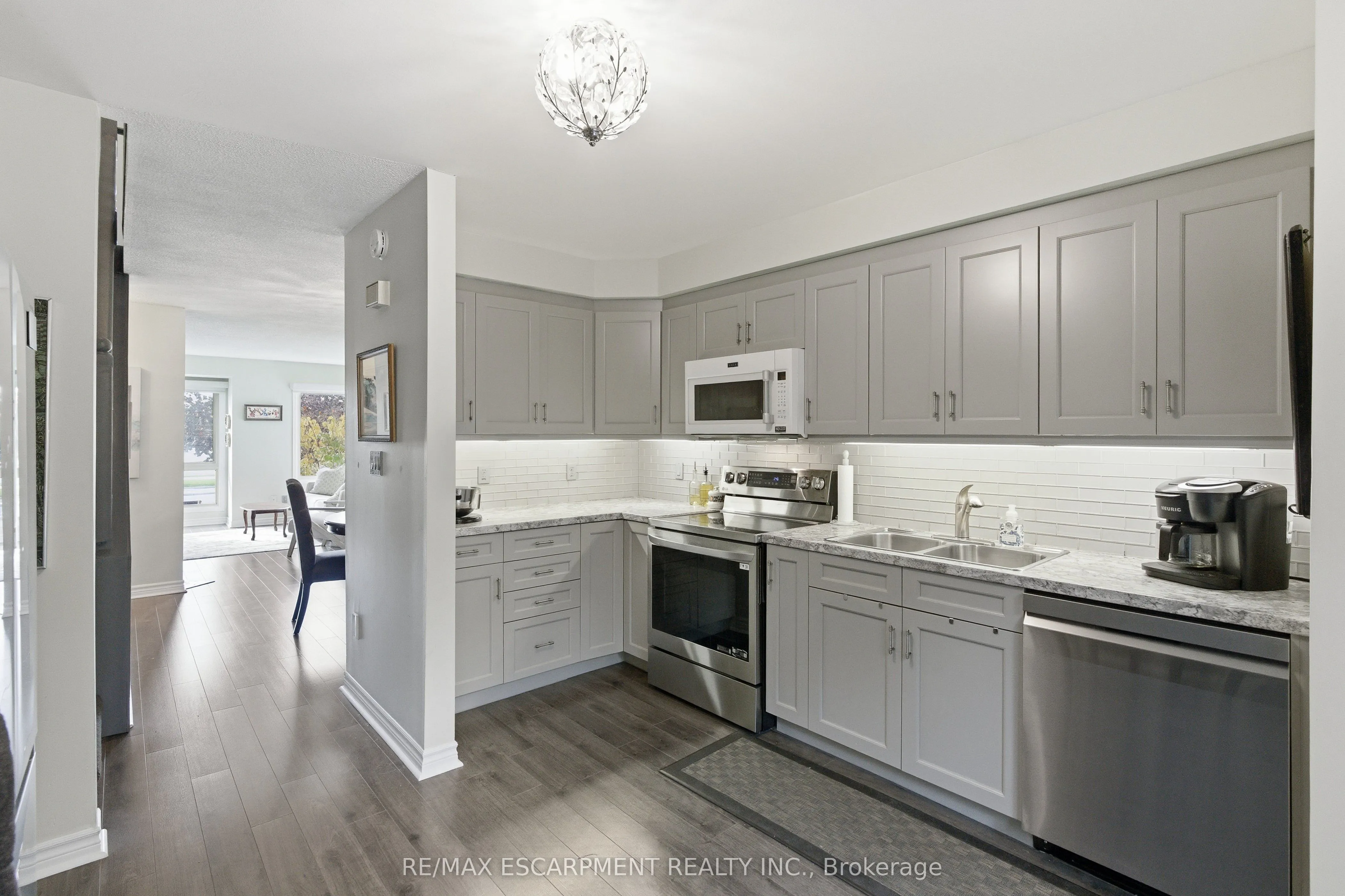 895 Maple Avenue, #537