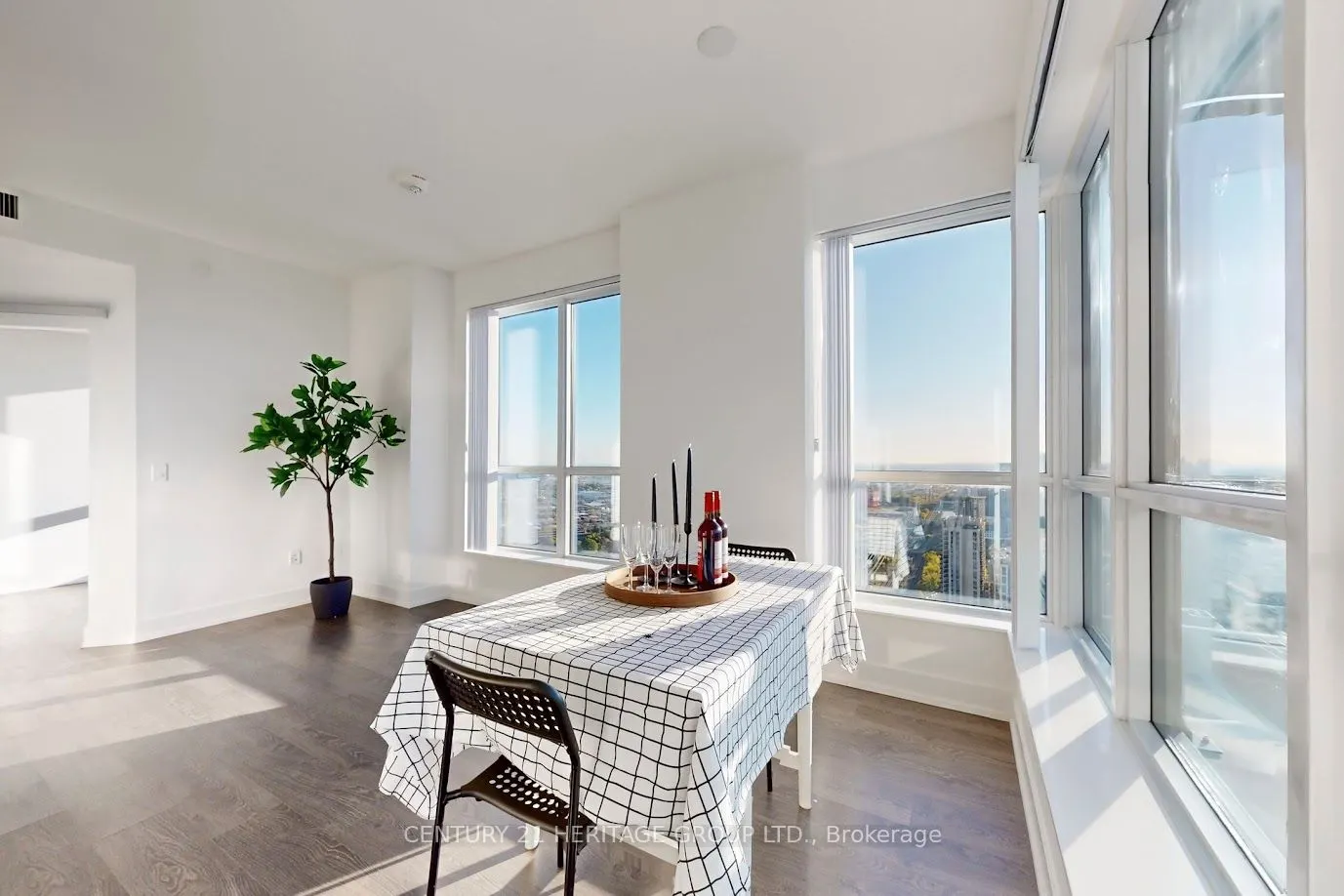 7 Mabelle Avenue, #4302